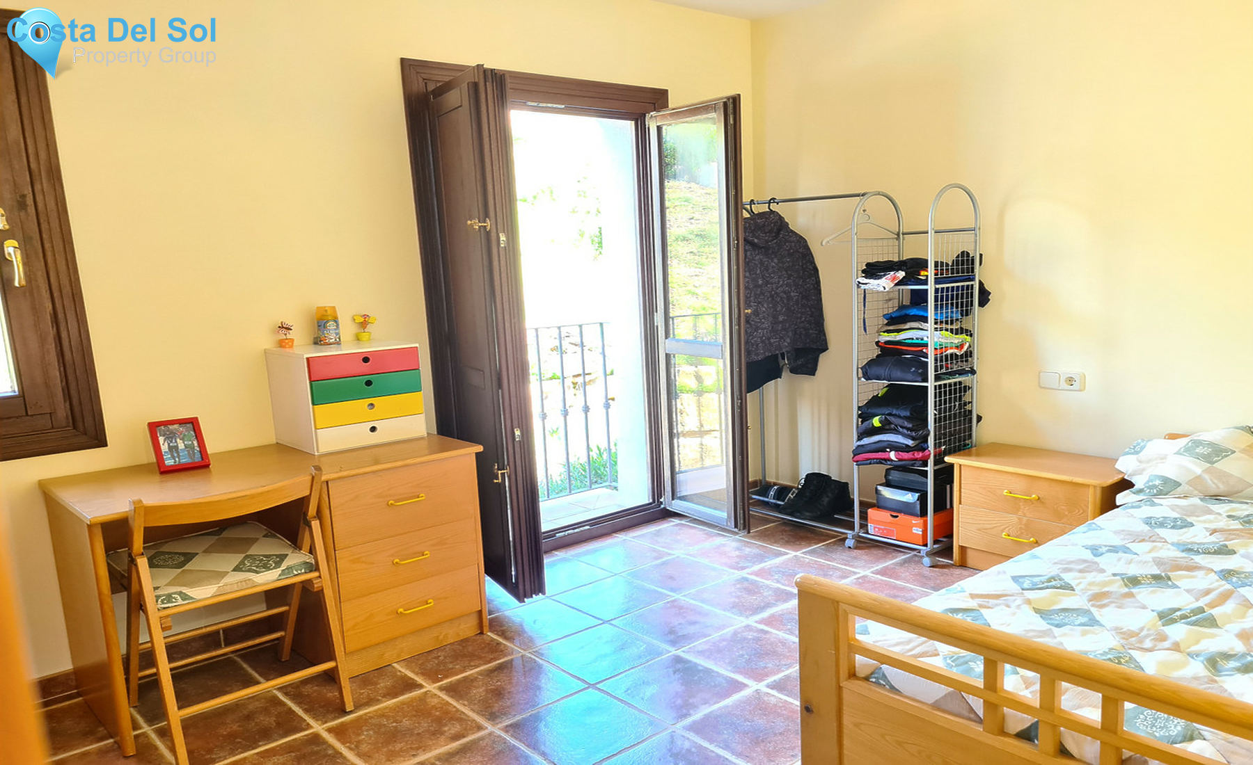 Townhouse in El Paraiso-1402092