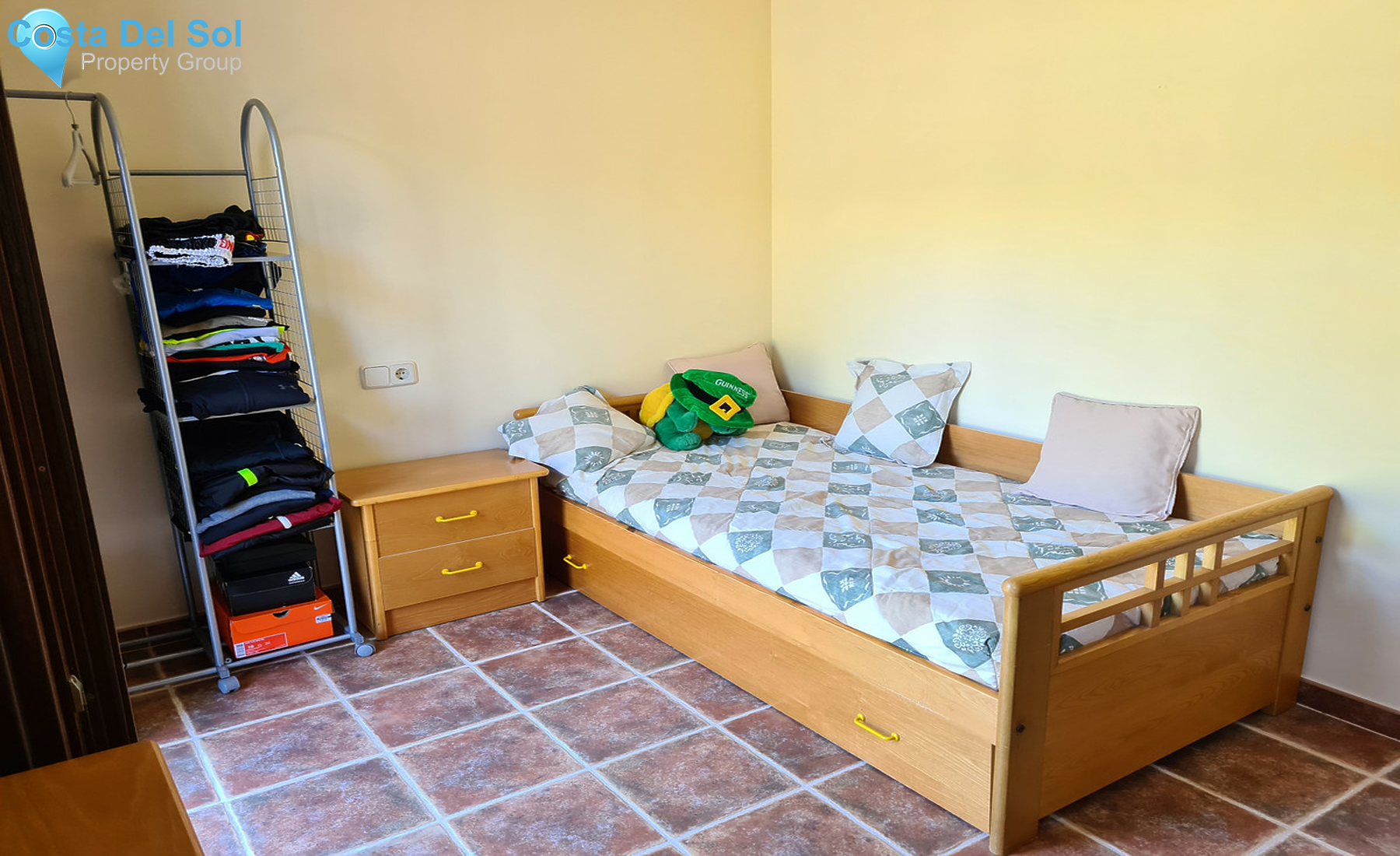 Townhouse in El Paraiso-1402093