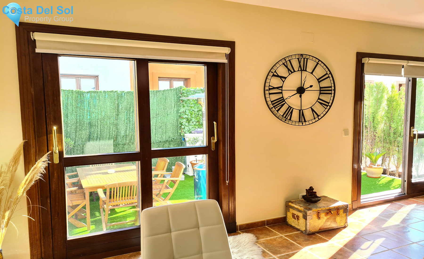 Townhouse in El Paraiso-1402098