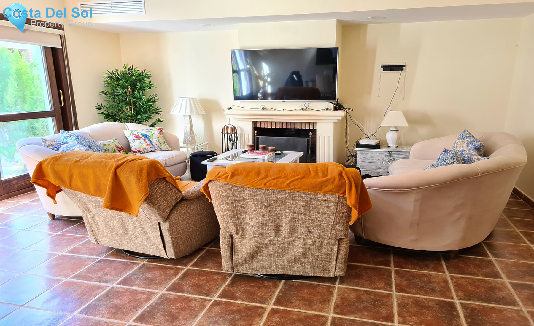 Townhouse in El Paraiso-1402082