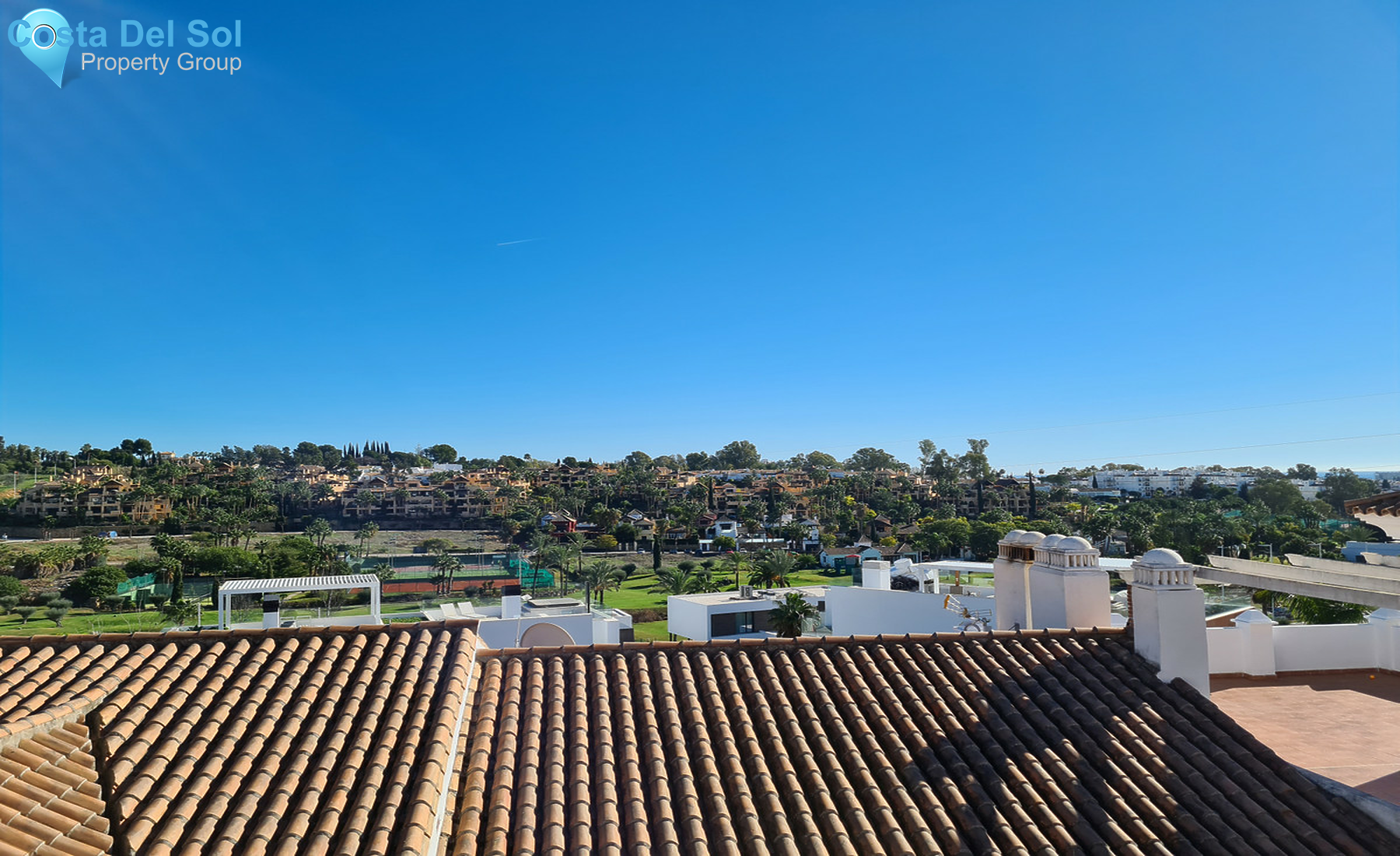 Townhouse in El Paraiso-1402087