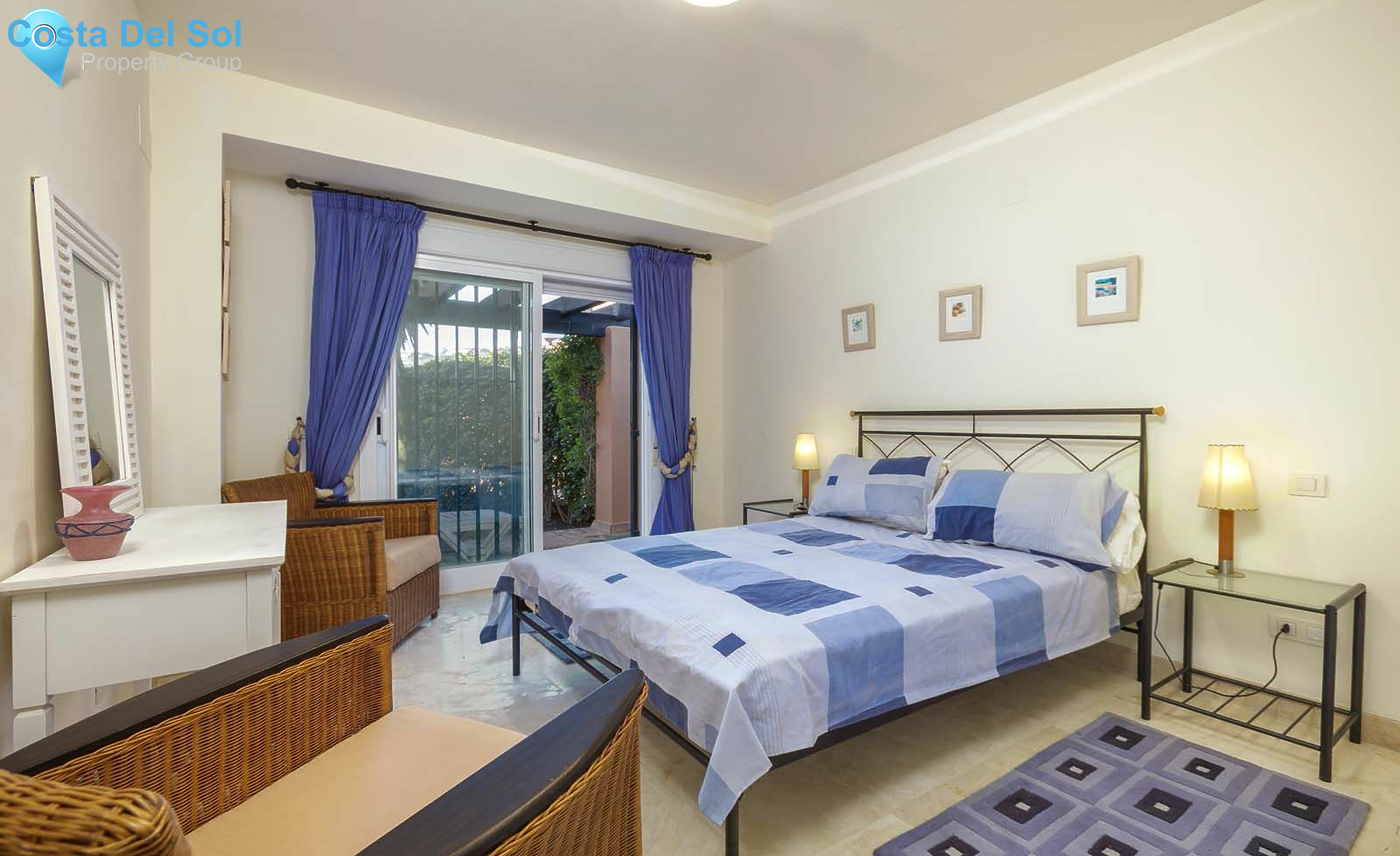 Townhouse in El Paraiso-1143504