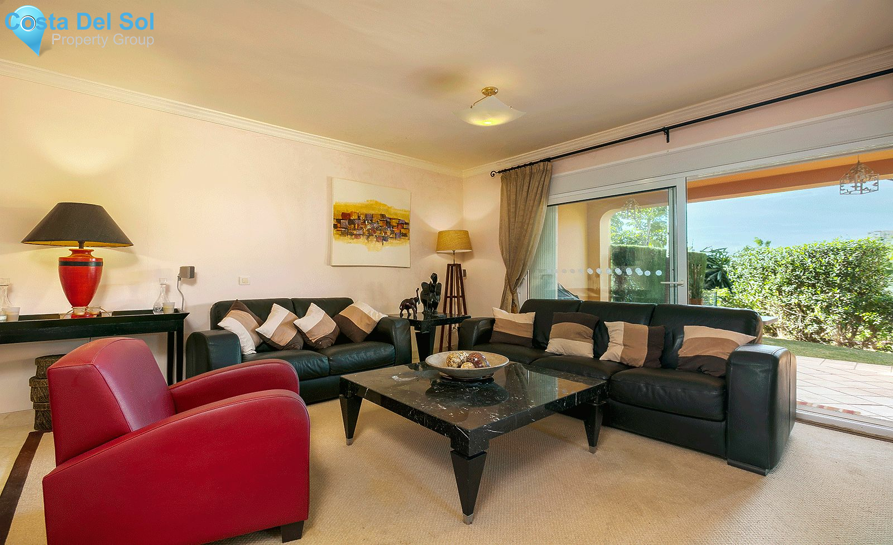 Townhouse in El Paraiso-1143505