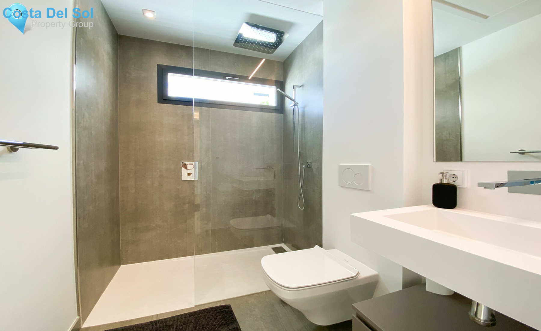 Townhouse in Estepona-723316