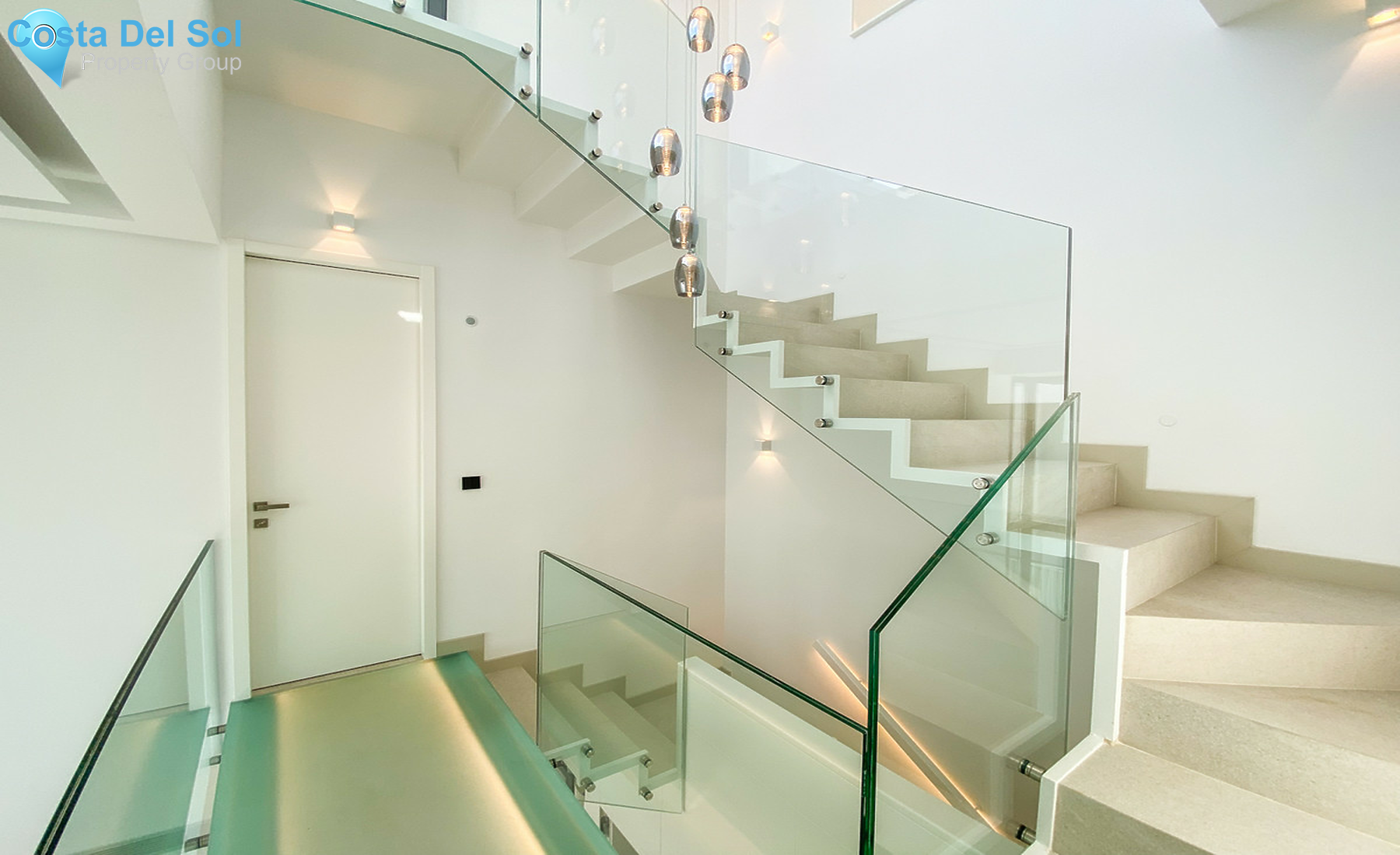 Townhouse in Estepona-723317