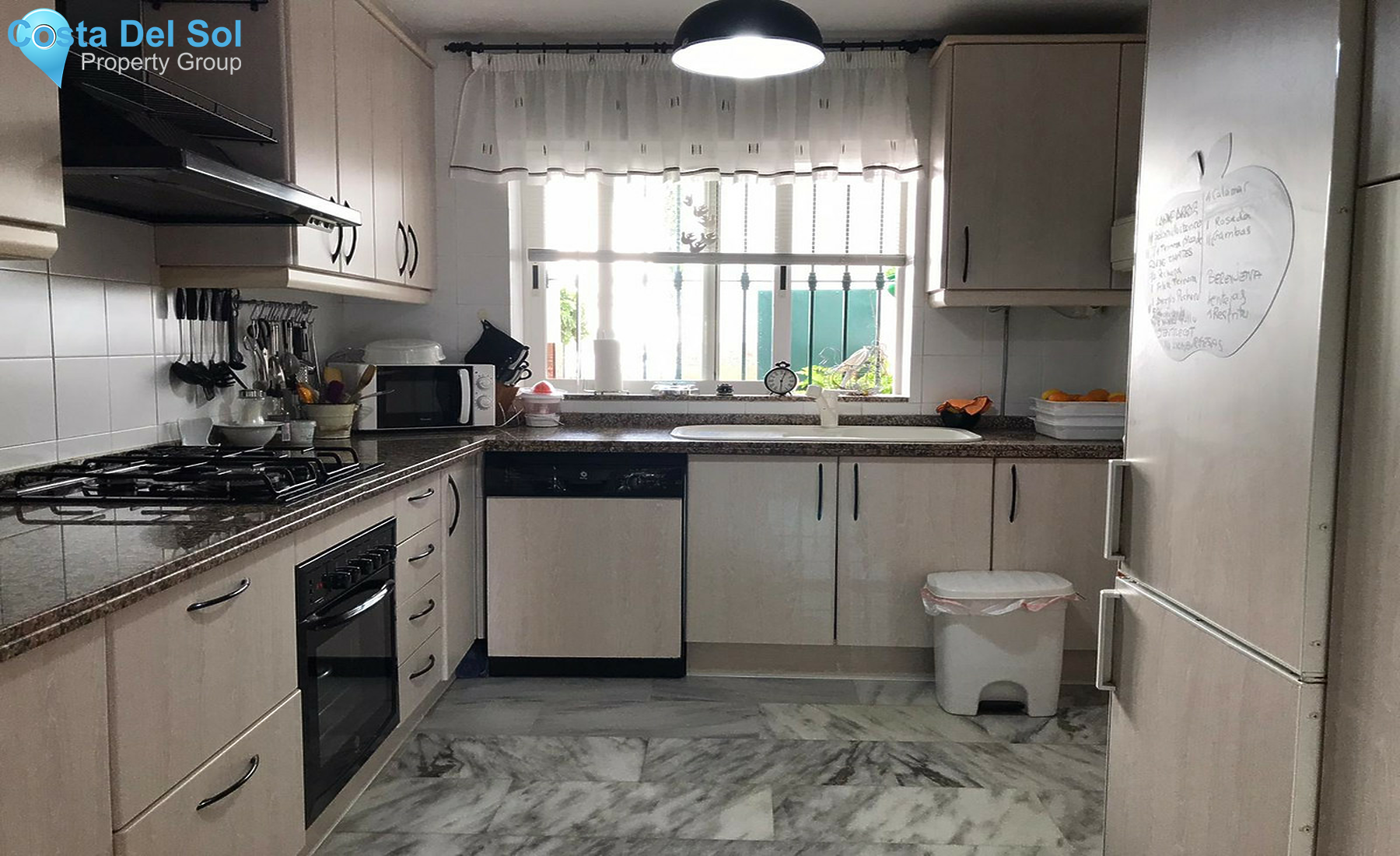 Townhouse in Estepona-1501360