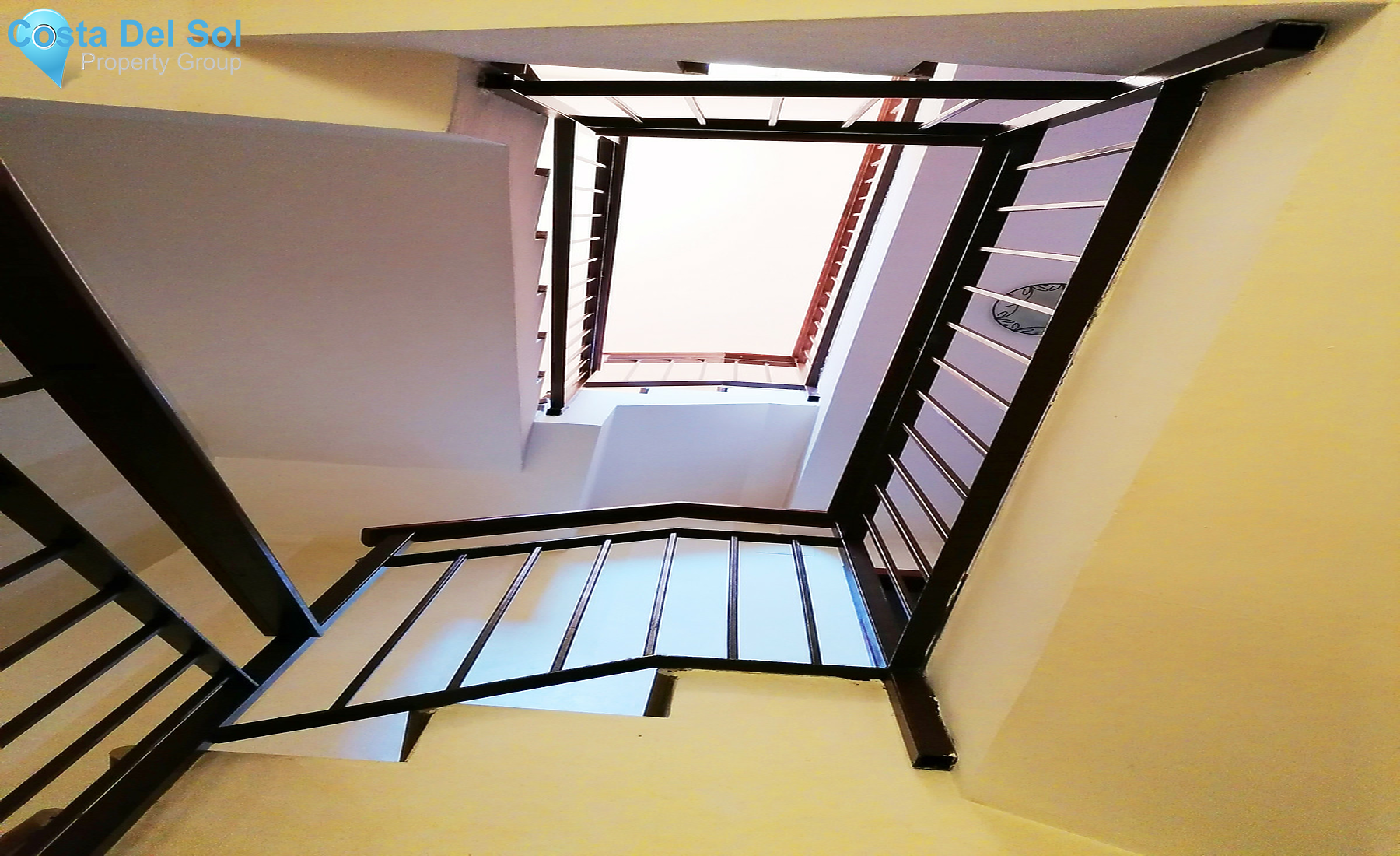 Townhouse in Estepona-702325