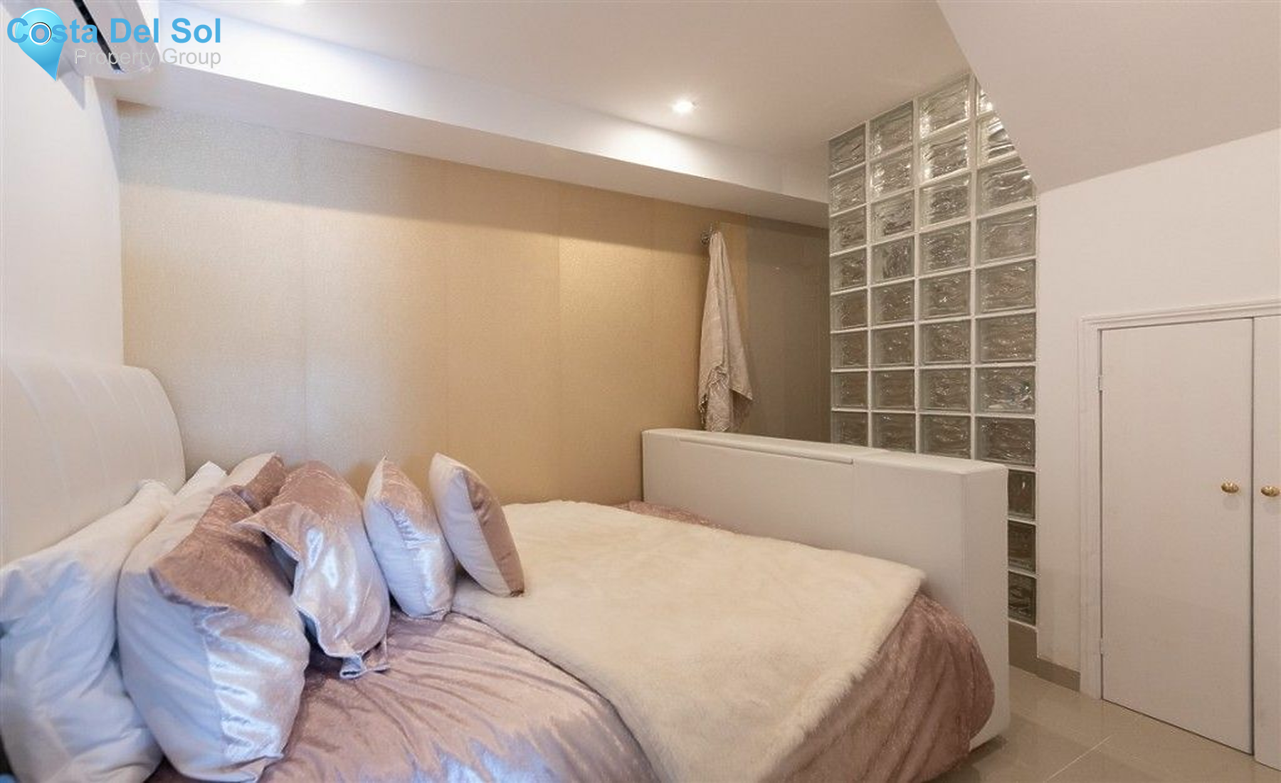 Townhouse in Estepona-1443624