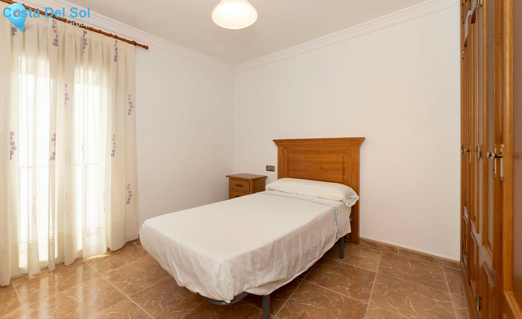 Townhouse in Guaro-1302741