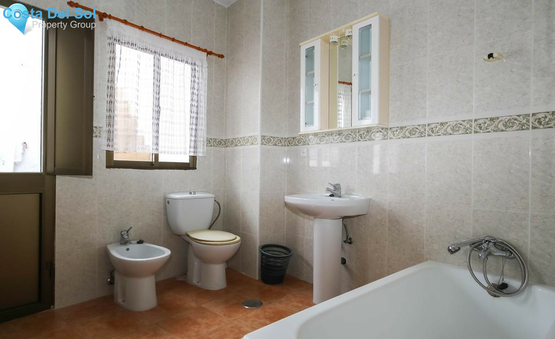 Townhouse in Guaro-1351285