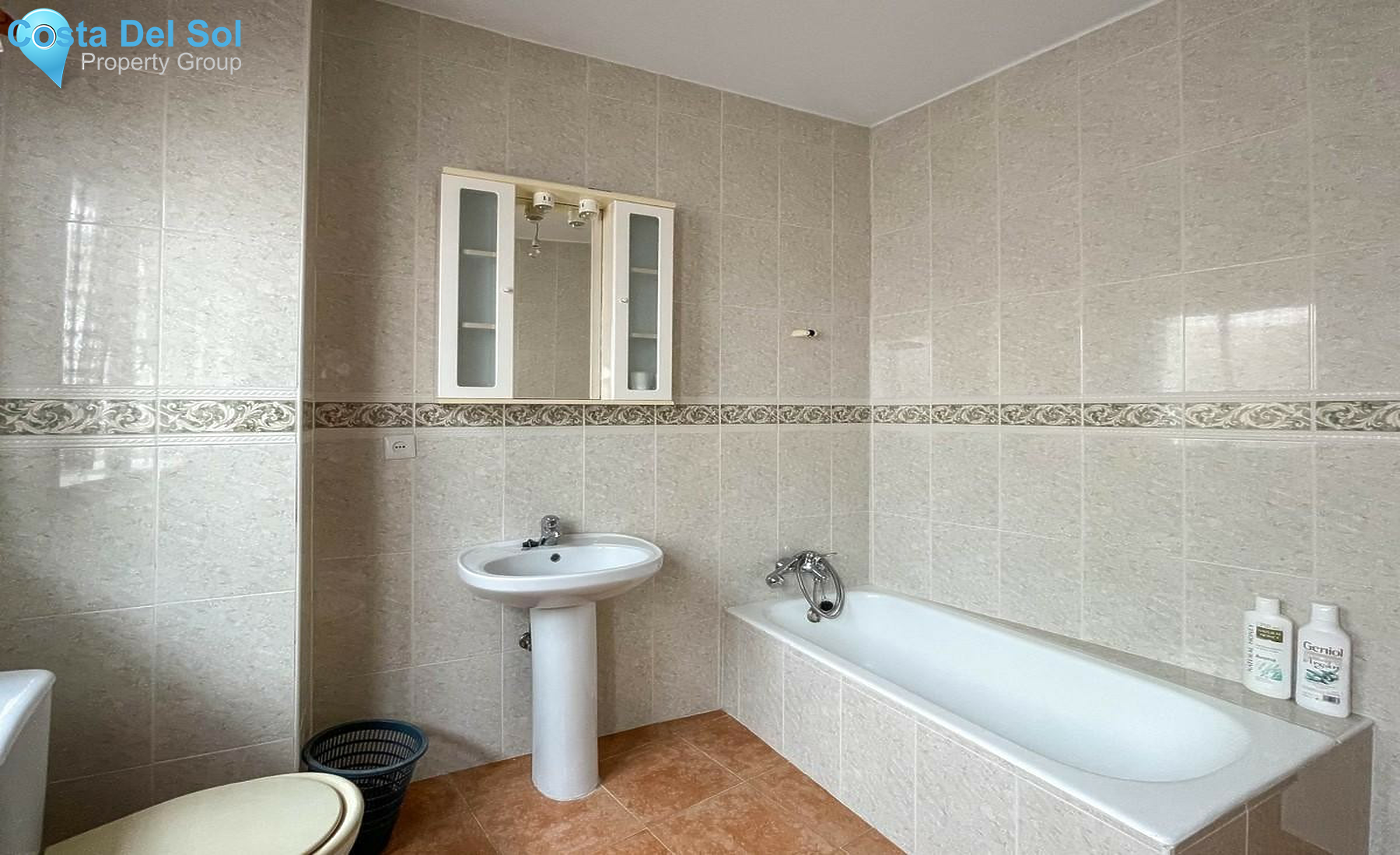 Townhouse in Guaro-1351286