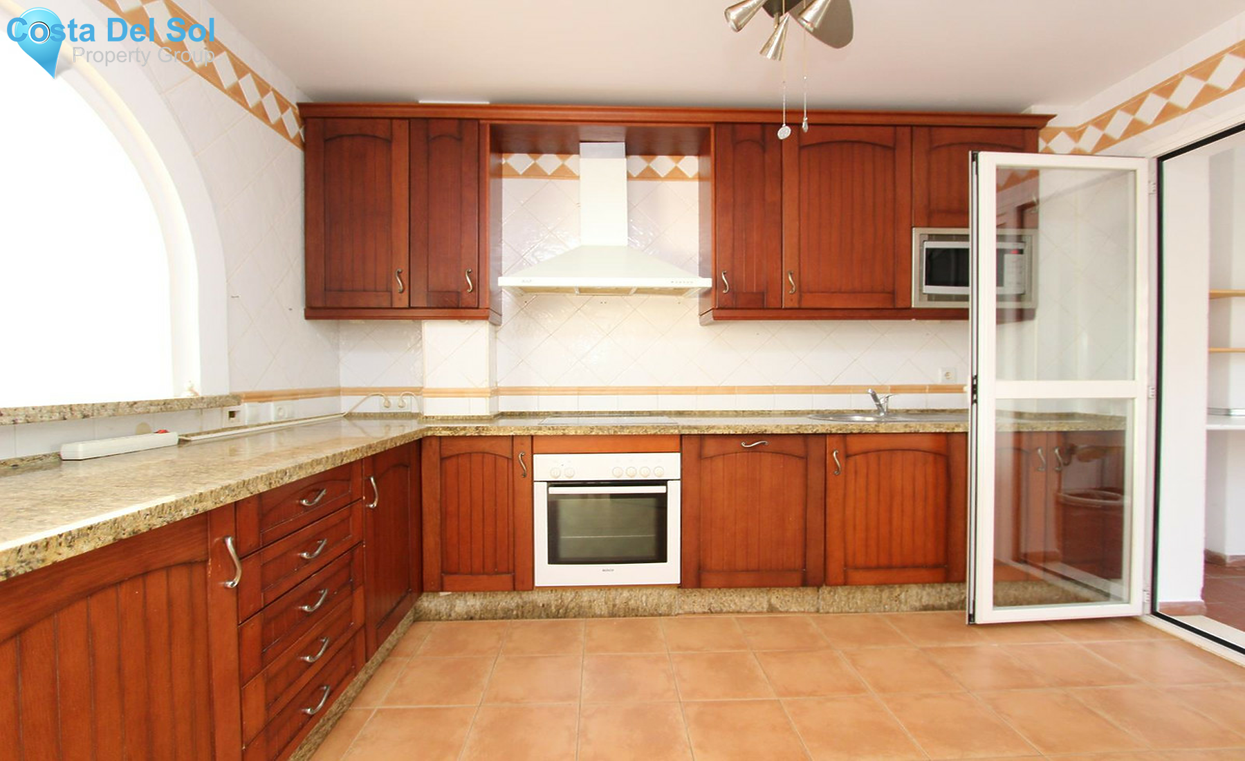 Townhouse in La Duquesa-726609