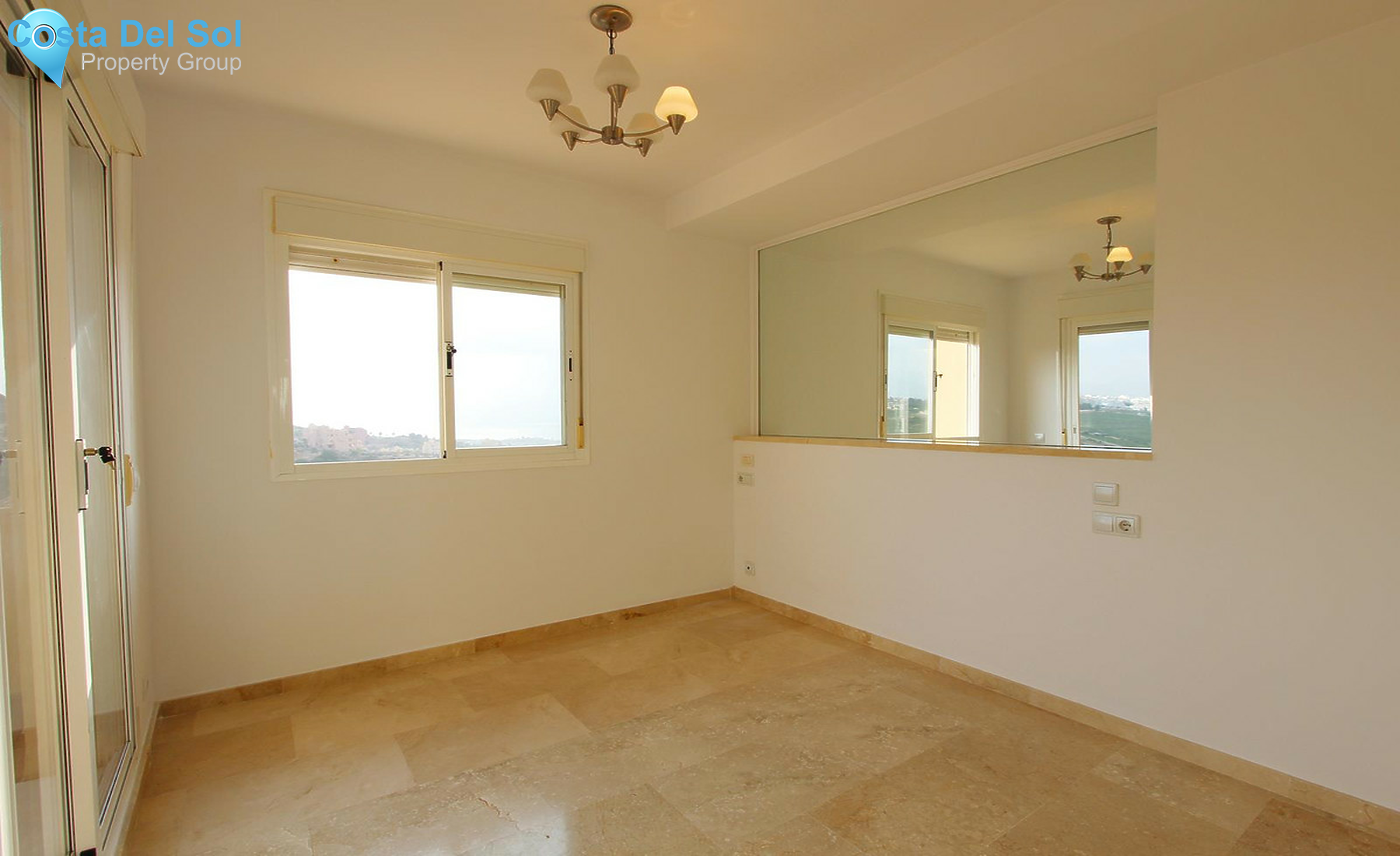 Townhouse in La Duquesa-726613