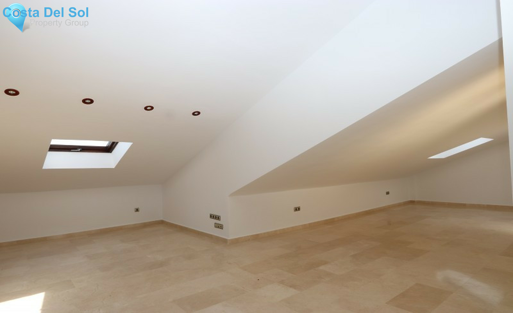 Townhouse in La Mairena-1334558