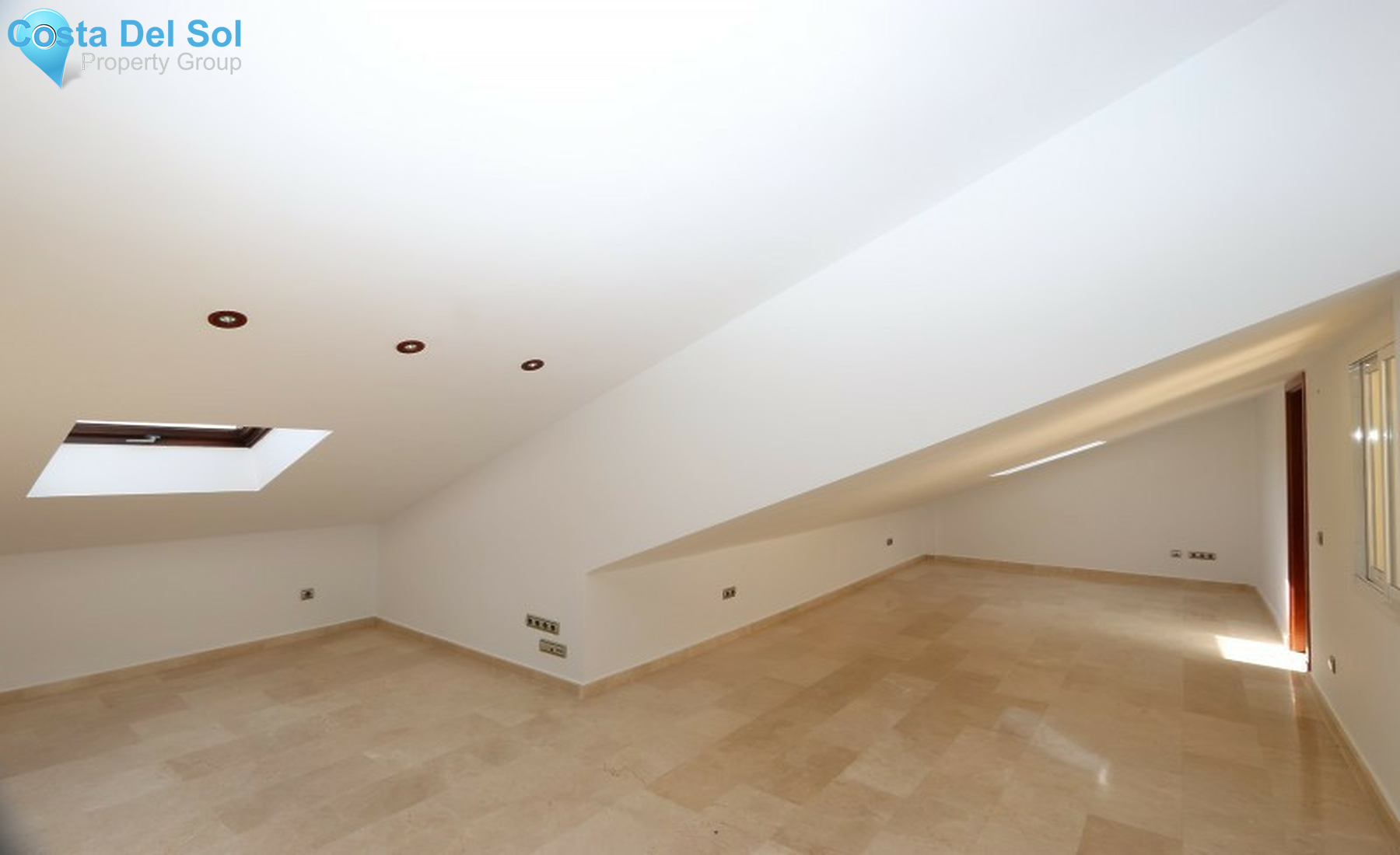 Townhouse in La Mairena-1334560