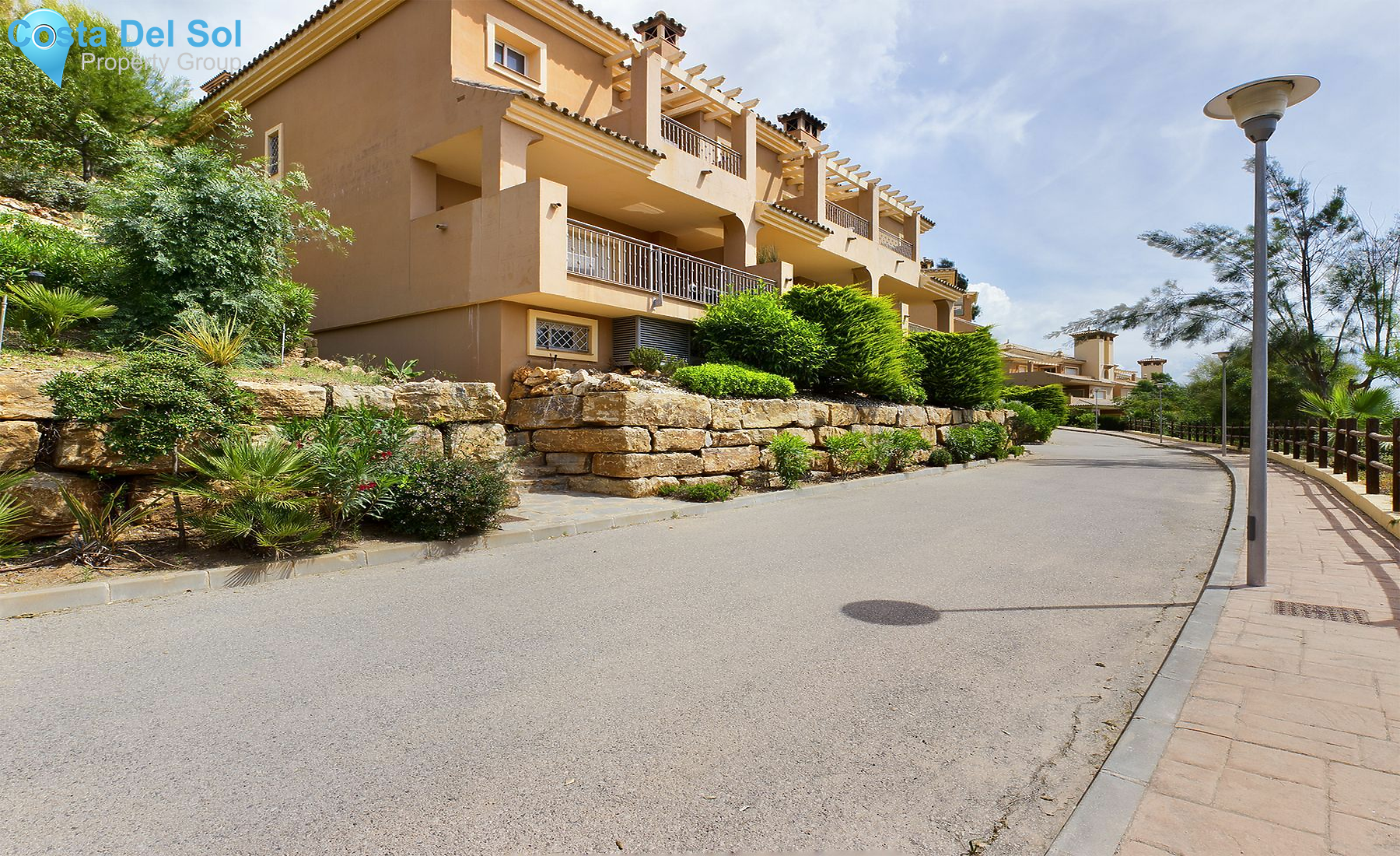 Townhouse in La Mairena-1141567