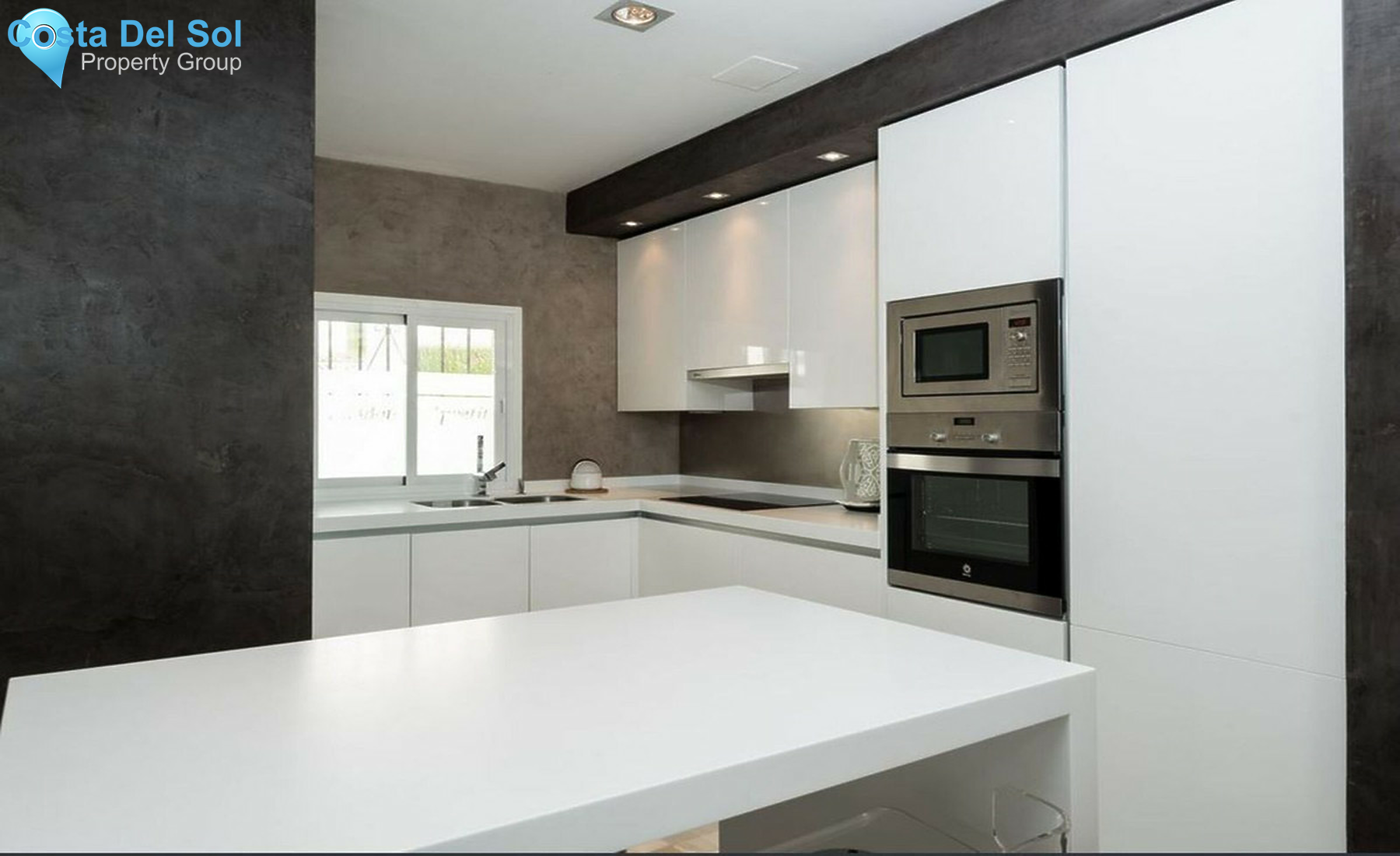 Townhouse in Las Chapas-1458465