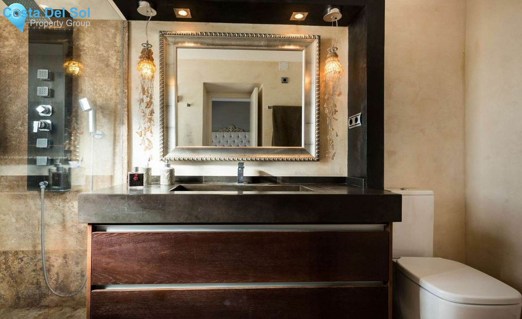 Townhouse in Las Chapas-1471804