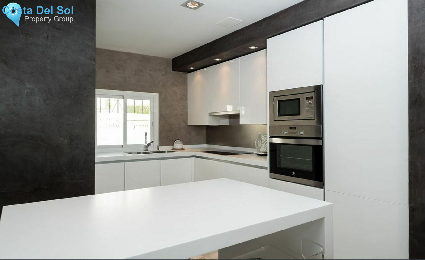 Townhouse in Las Chapas-1471796