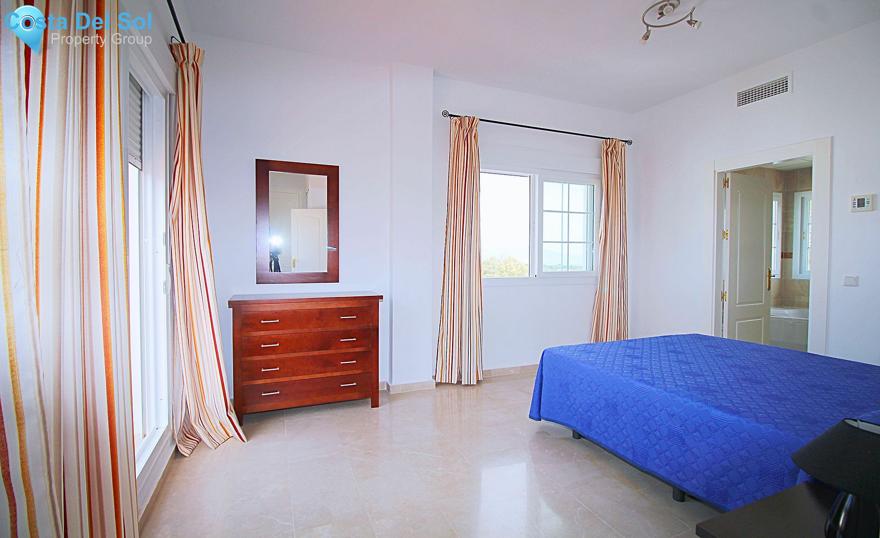 Townhouse in Lauro Golf-1200131