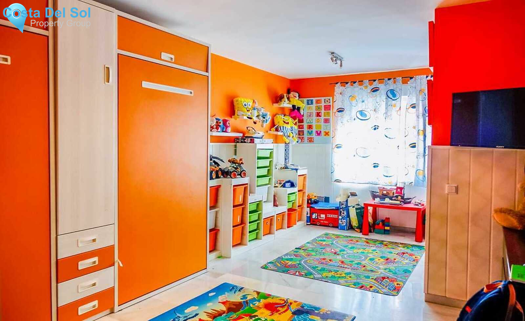 Townhouse in Los Pacos-1484000