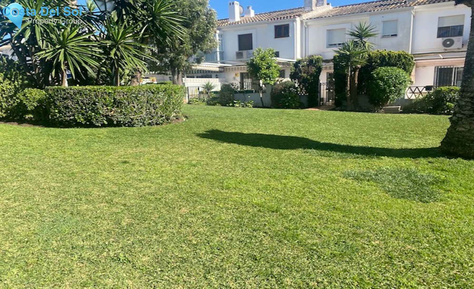 Townhouse in New Golden Mile-1249433