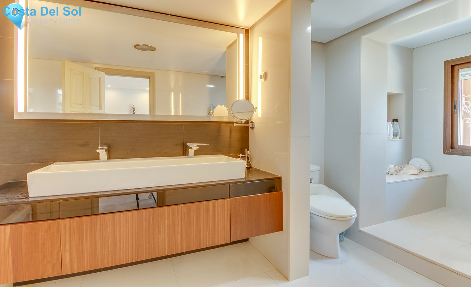 Townhouse in New Golden Mile