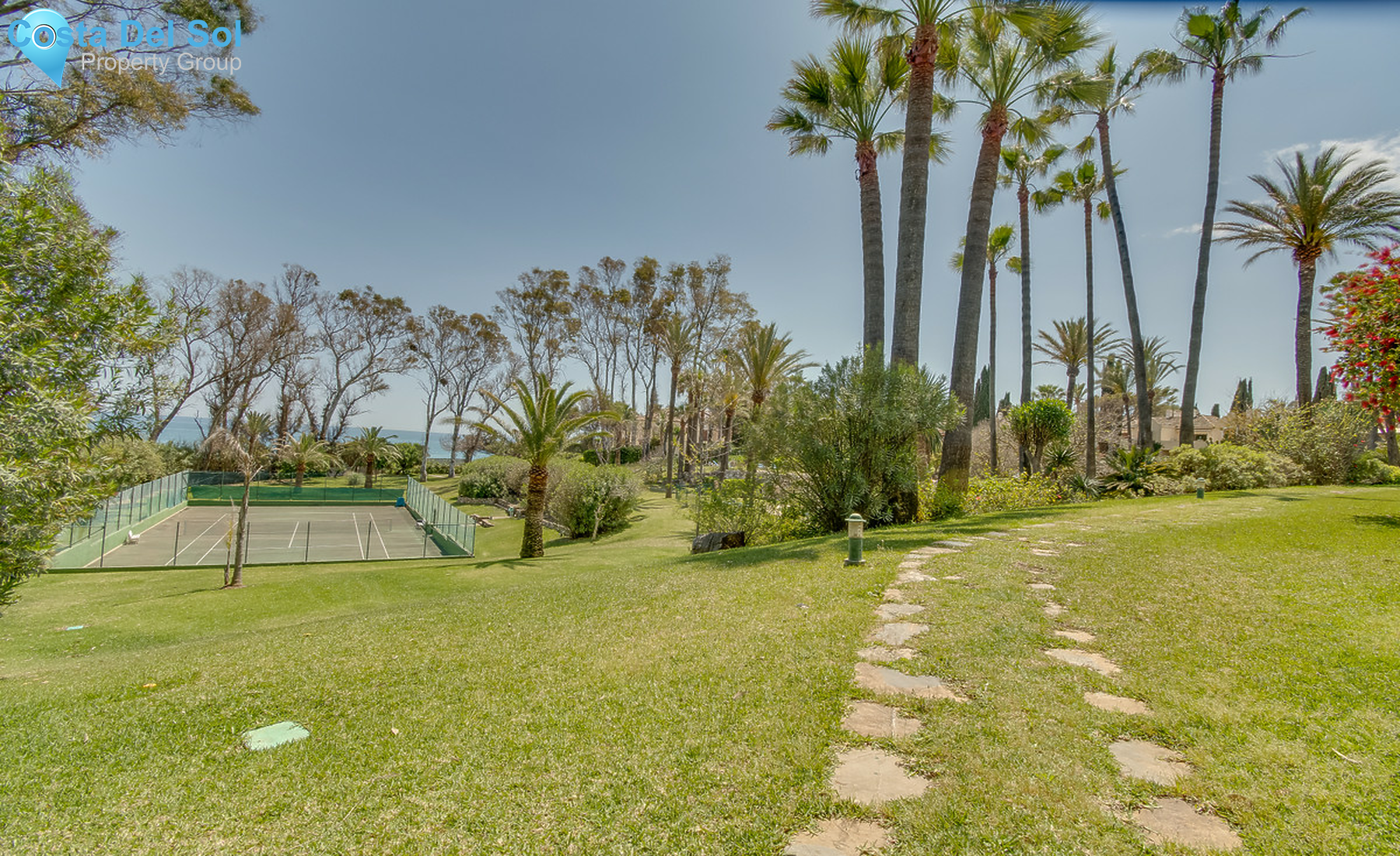 Townhouse in New Golden Mile-1274711