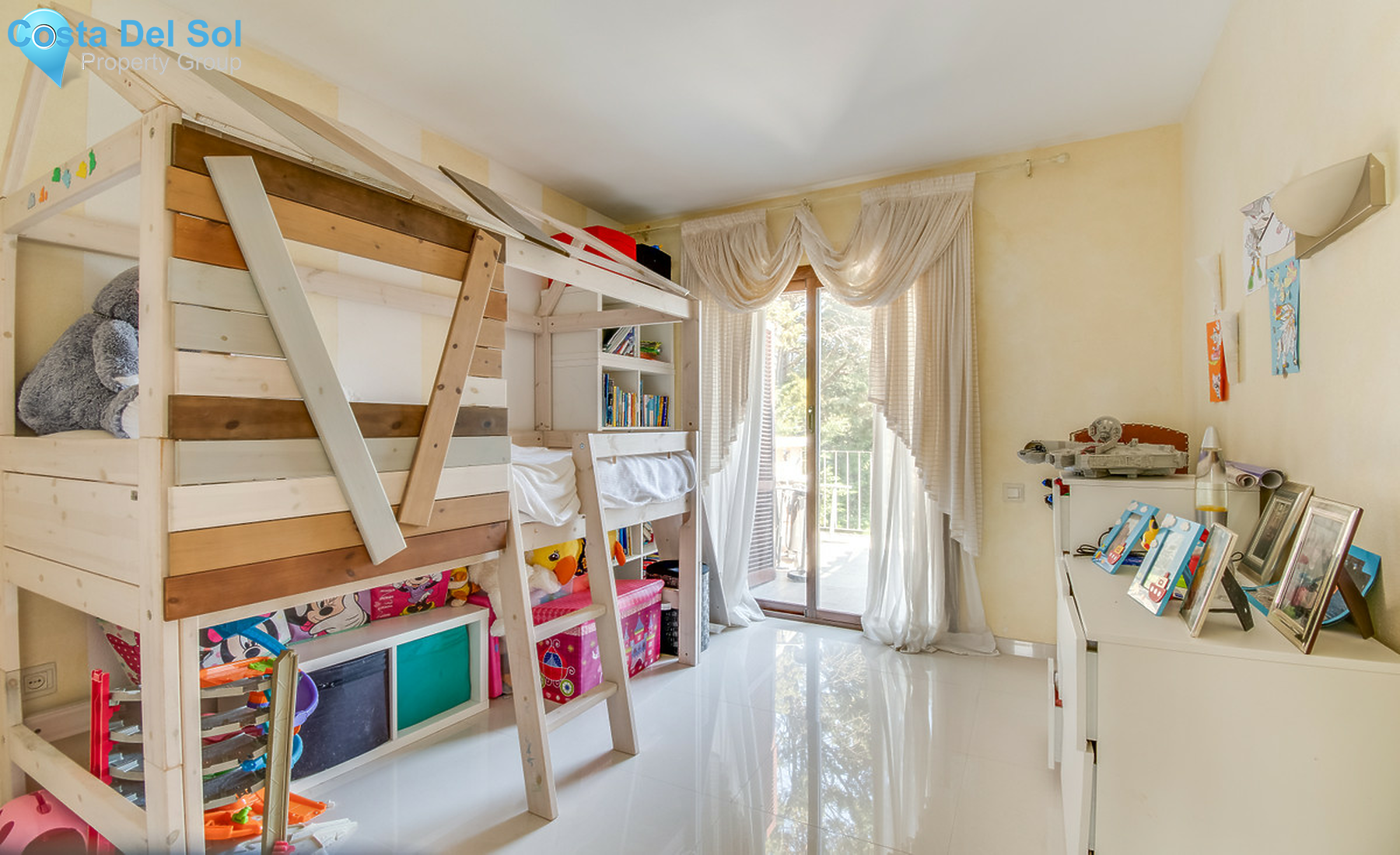 Townhouse in New Golden Mile-1274718