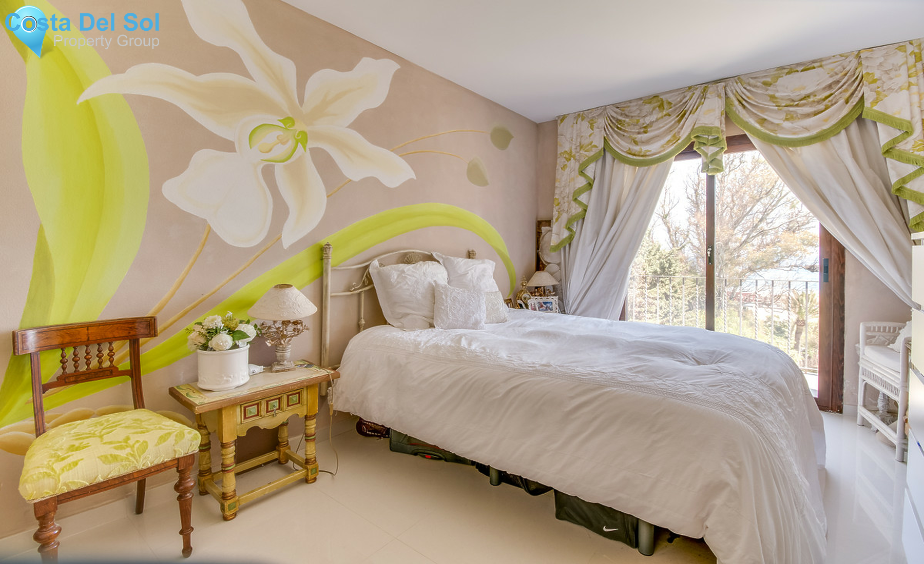 Townhouse in New Golden Mile-1274704