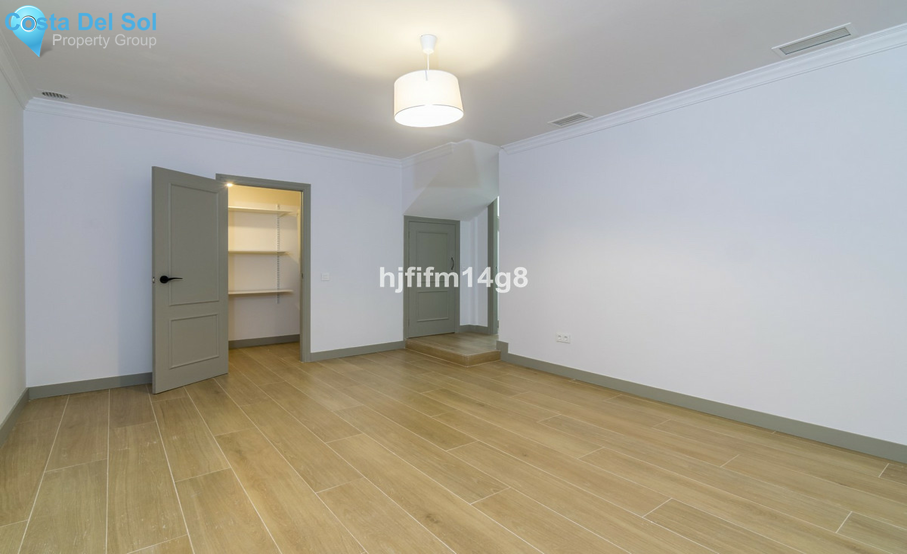 Townhouse in Nueva Andalucía-1252125