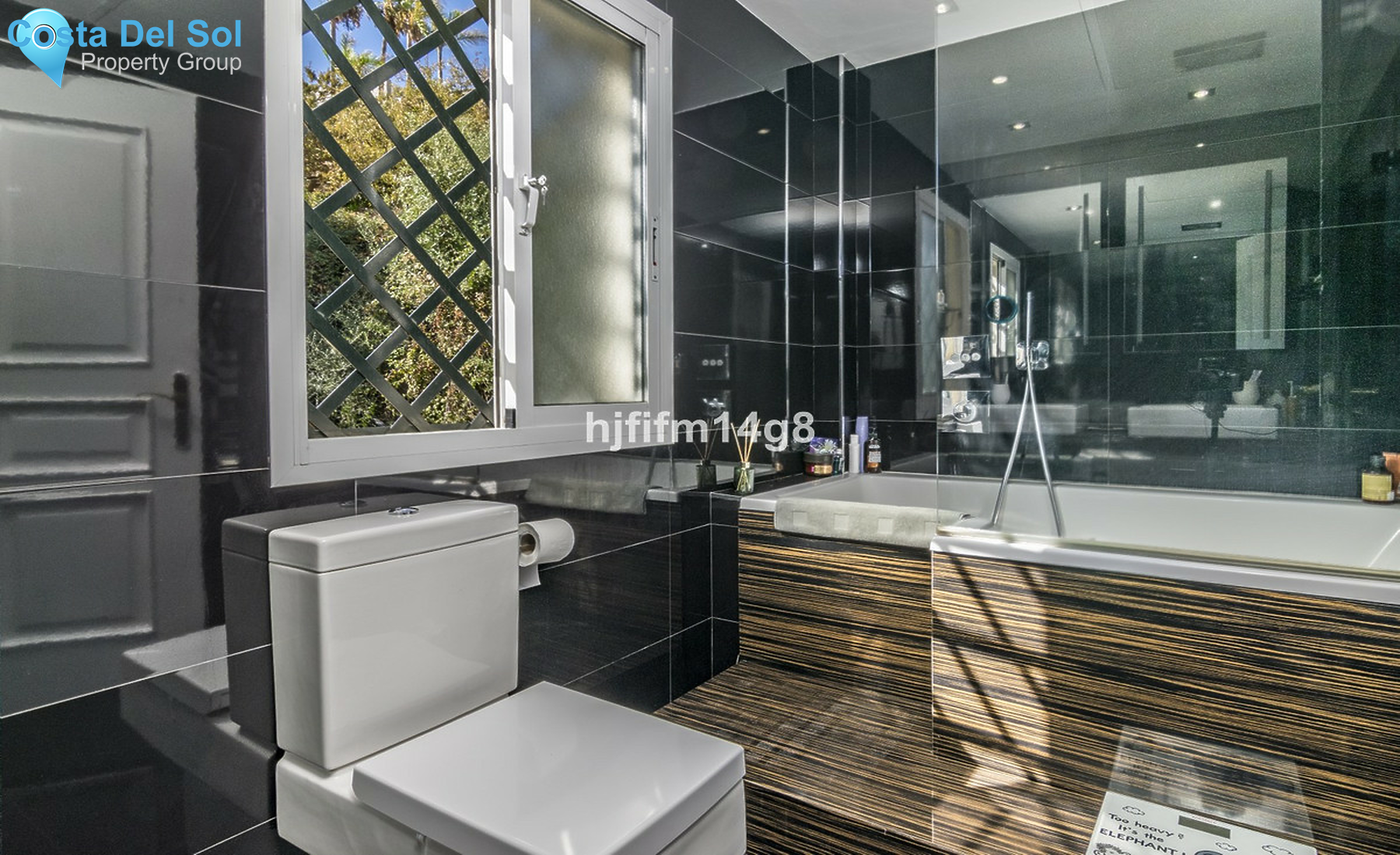 Townhouse in Nueva Andalucía-1476541