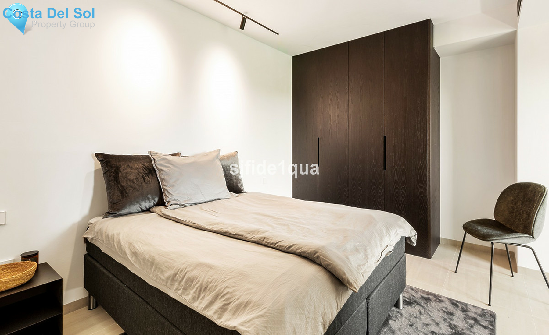 Townhouse in Nueva Andalucía-1499606