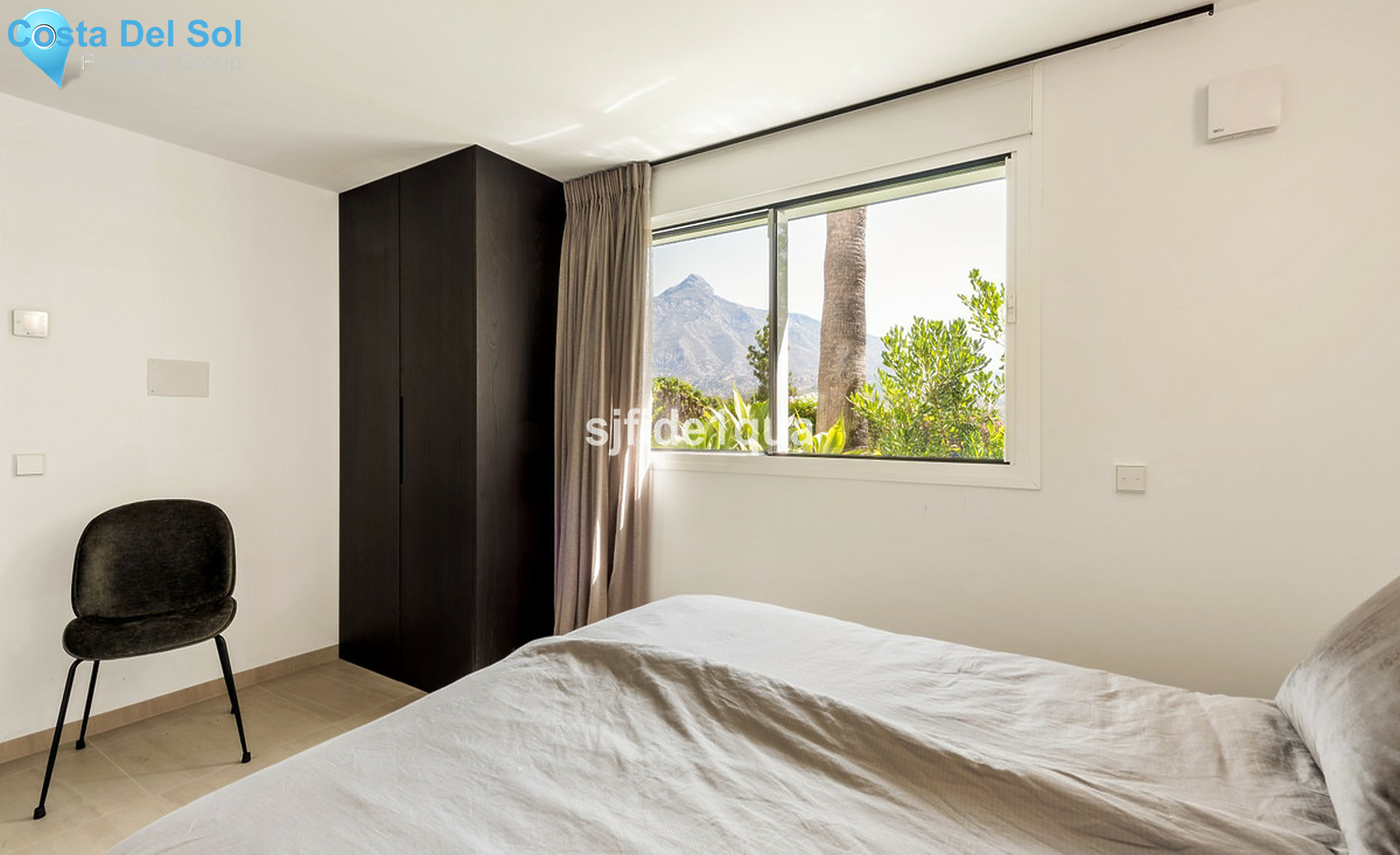 Townhouse in Nueva Andalucía-1499610