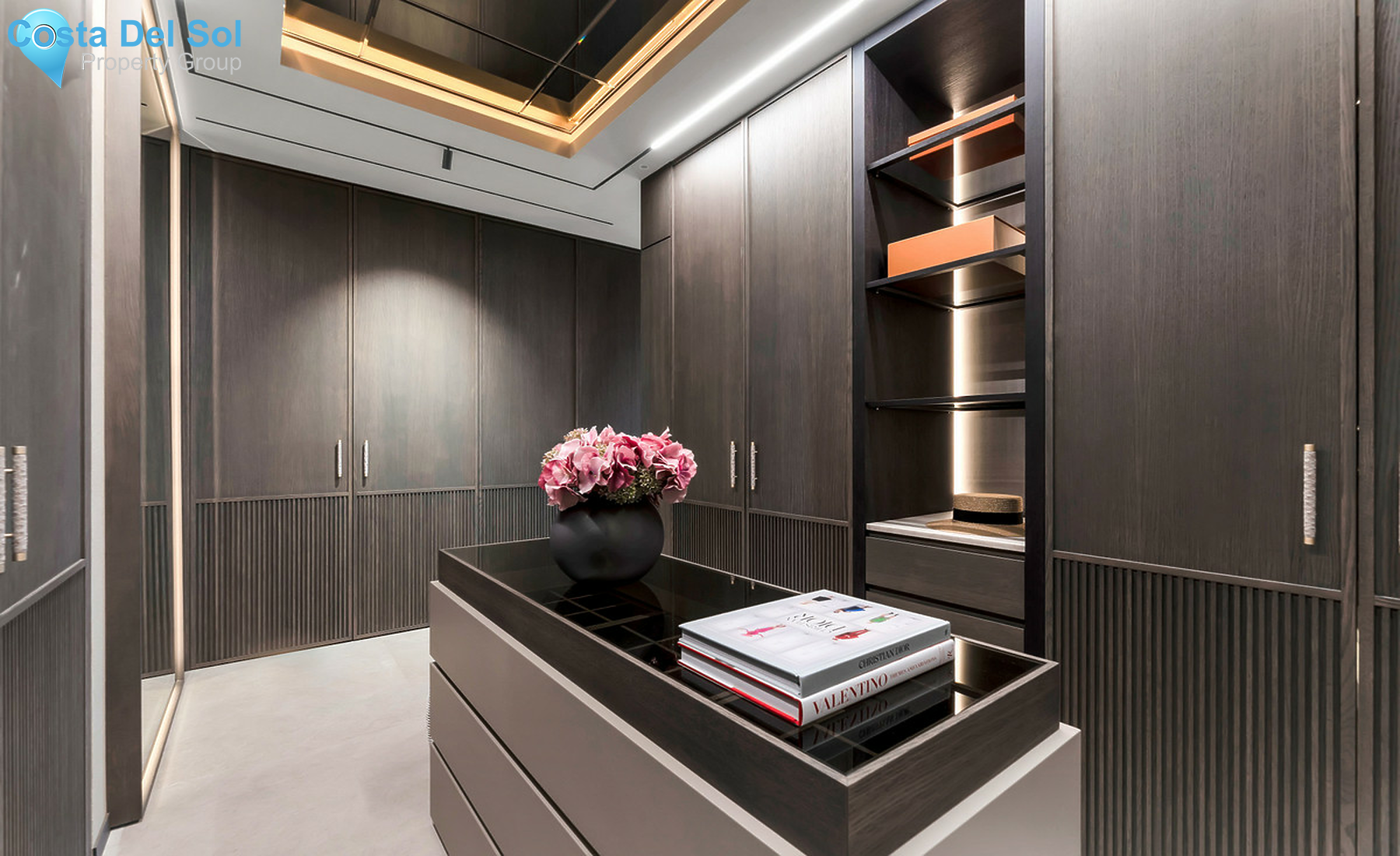 Townhouse in Nueva Andalucía-1525532