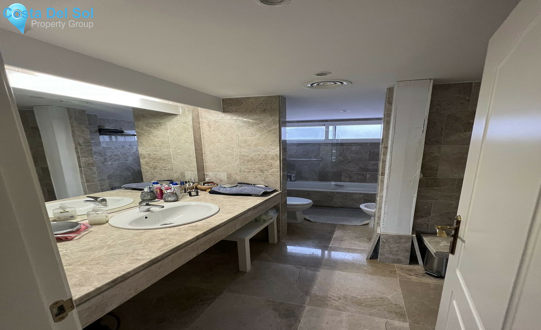 Townhouse in Nueva Andalucía-1540073