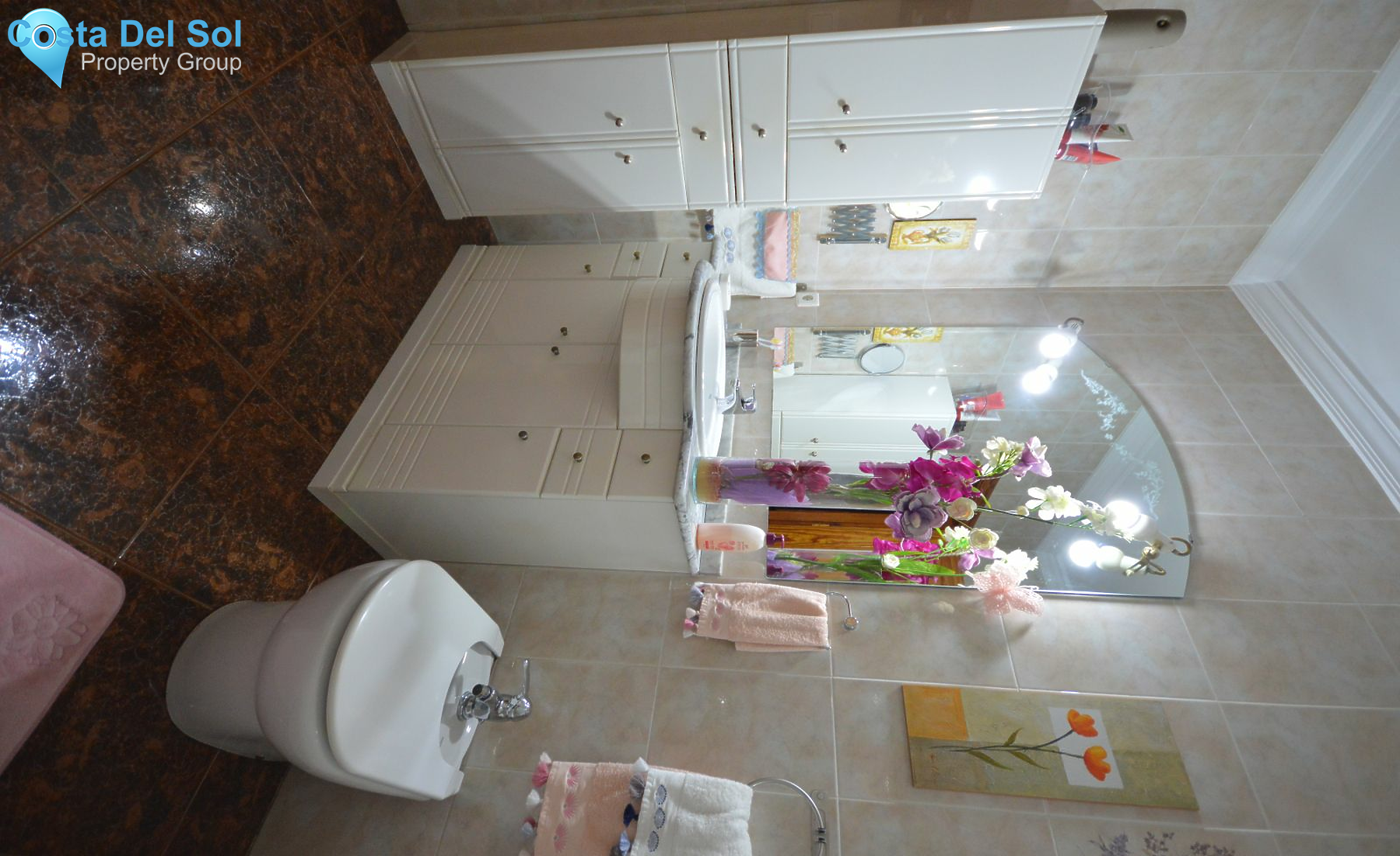 Townhouse in Nueva Andalucía-1140202