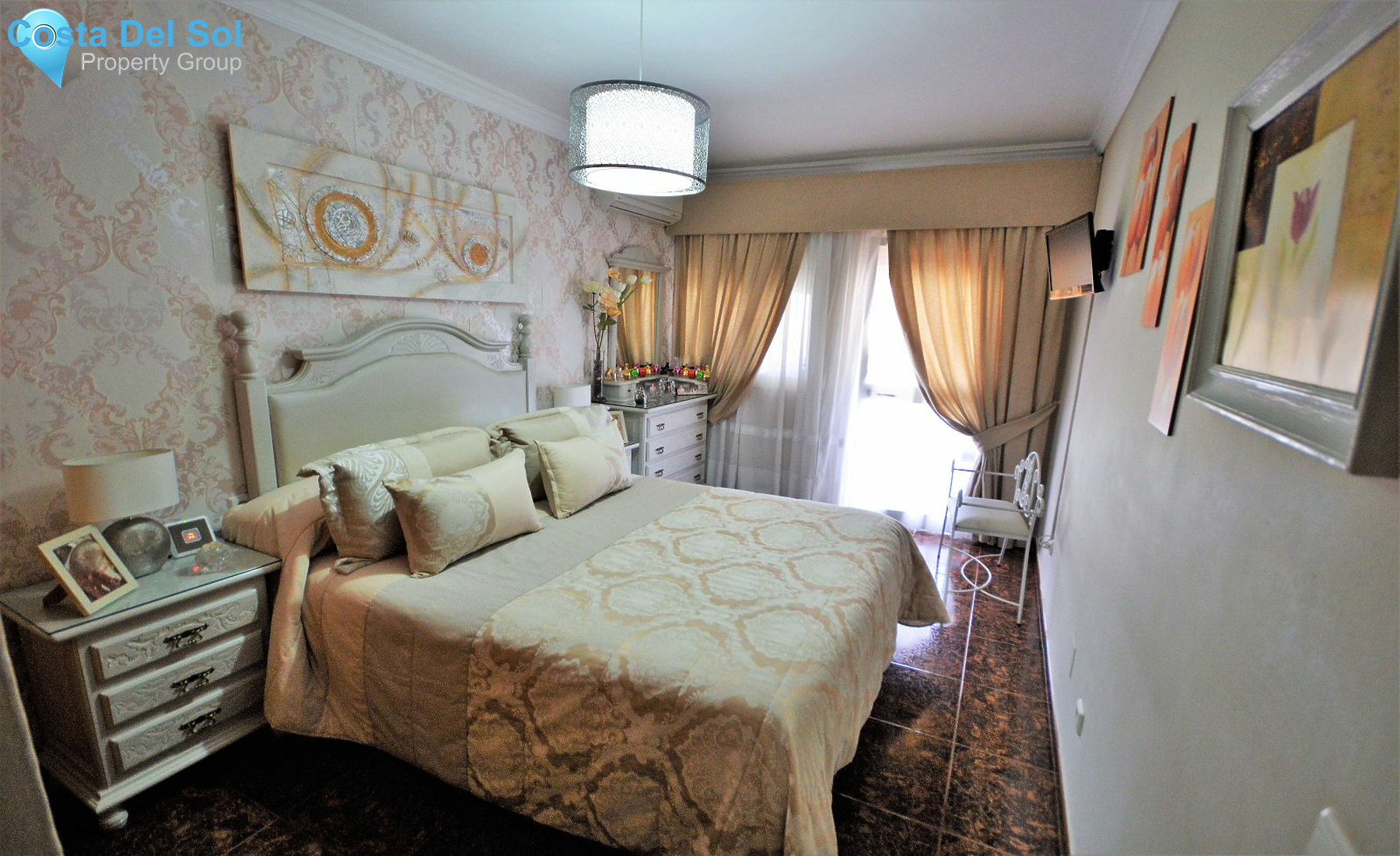 Townhouse in Nueva Andalucía-1140208