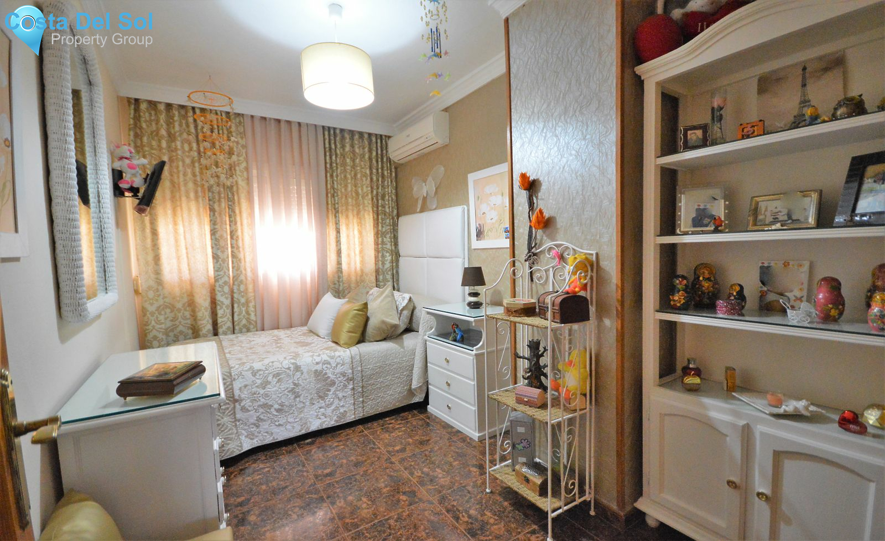 Townhouse in Nueva Andalucía-1140209