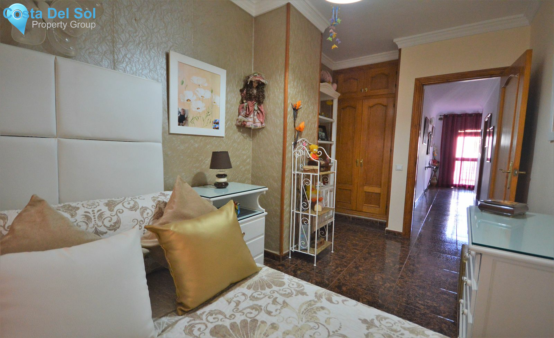 Townhouse in Nueva Andalucía-1140210