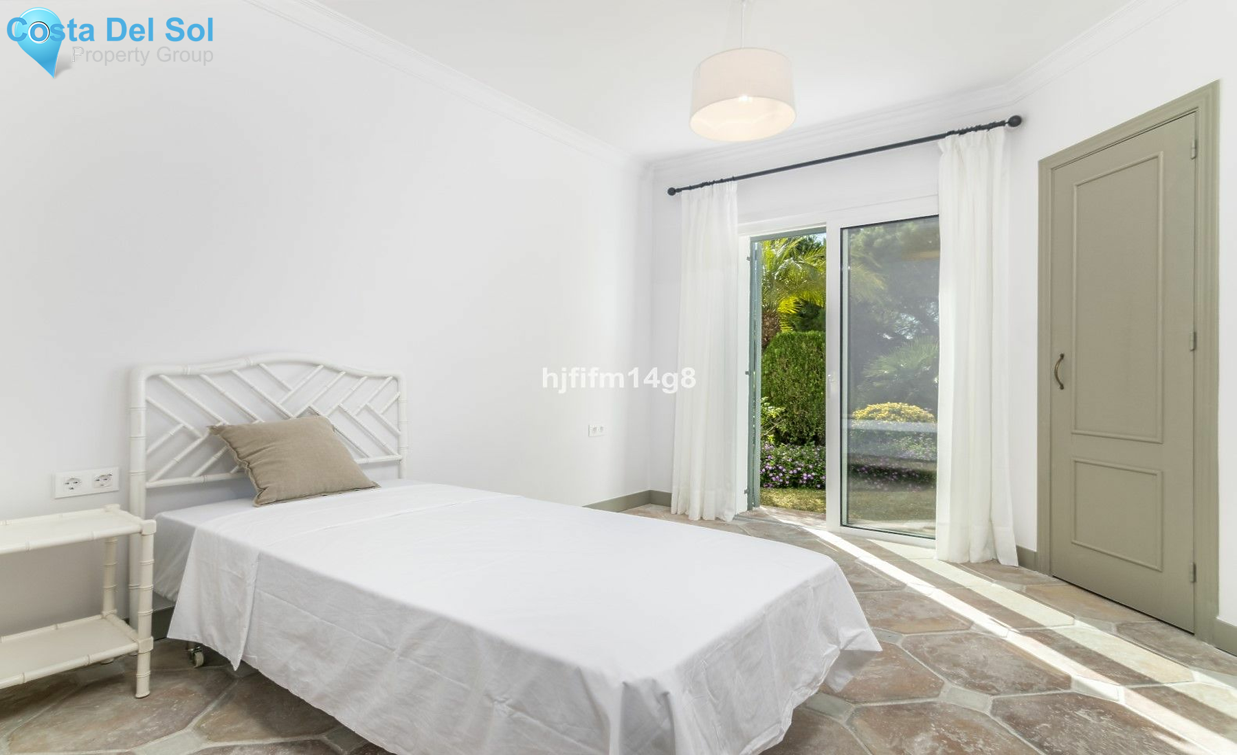 Townhouse in Nueva Andalucía-1162296