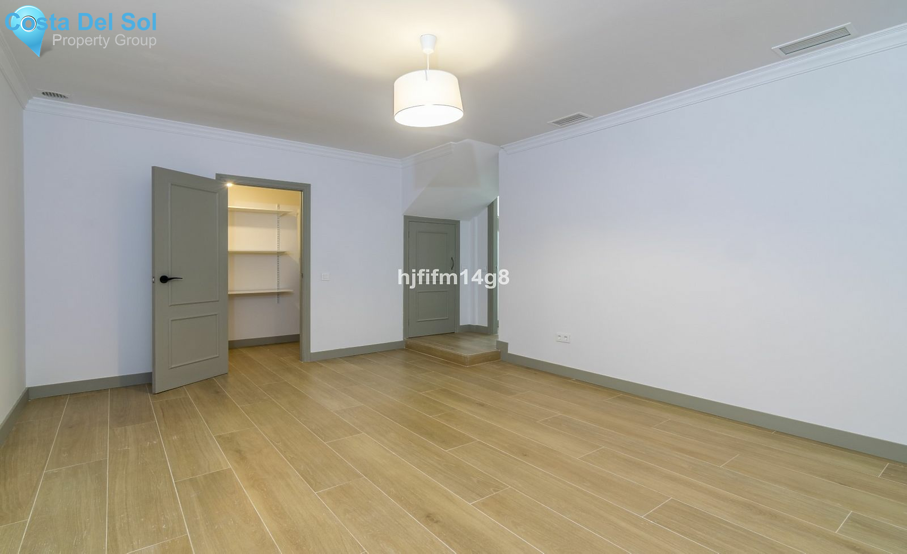 Townhouse in Nueva Andalucía-1162298