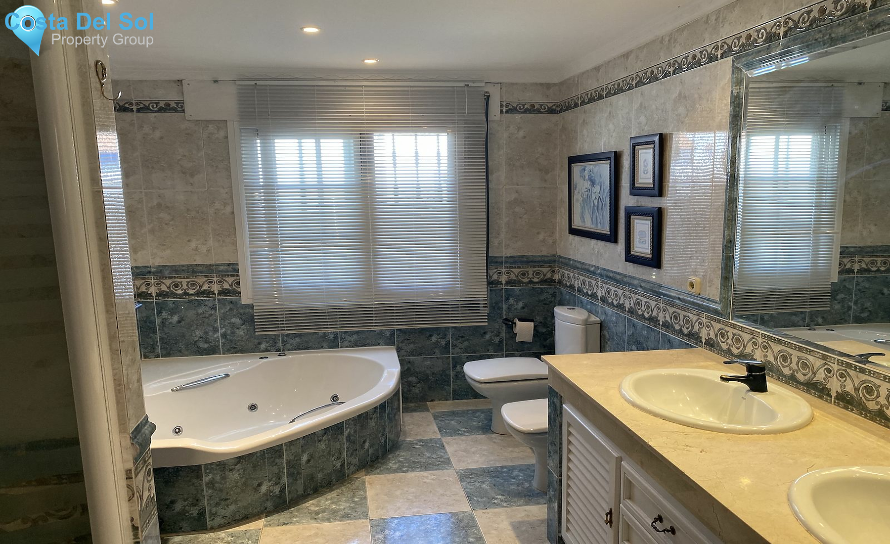 Townhouse in Nueva Andalucía-1165522
