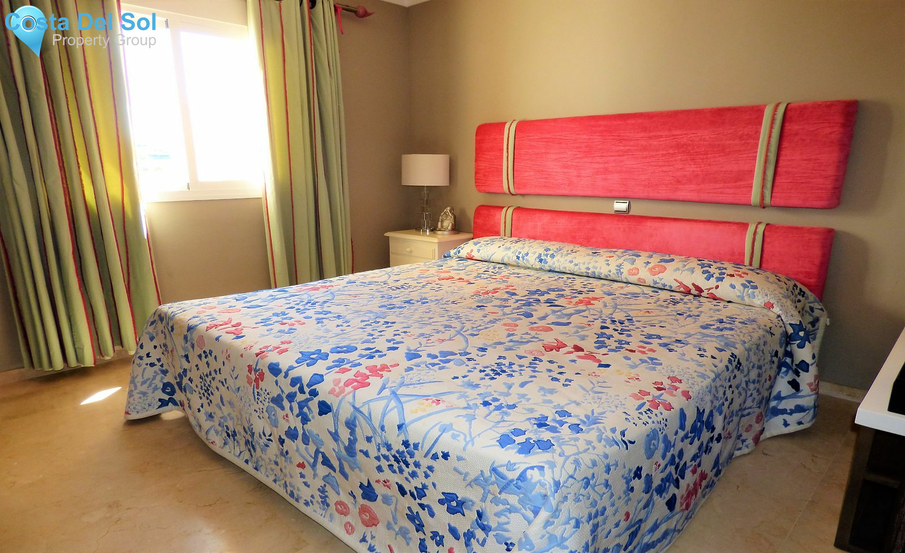 Townhouse in Nueva Andalucía-1429089