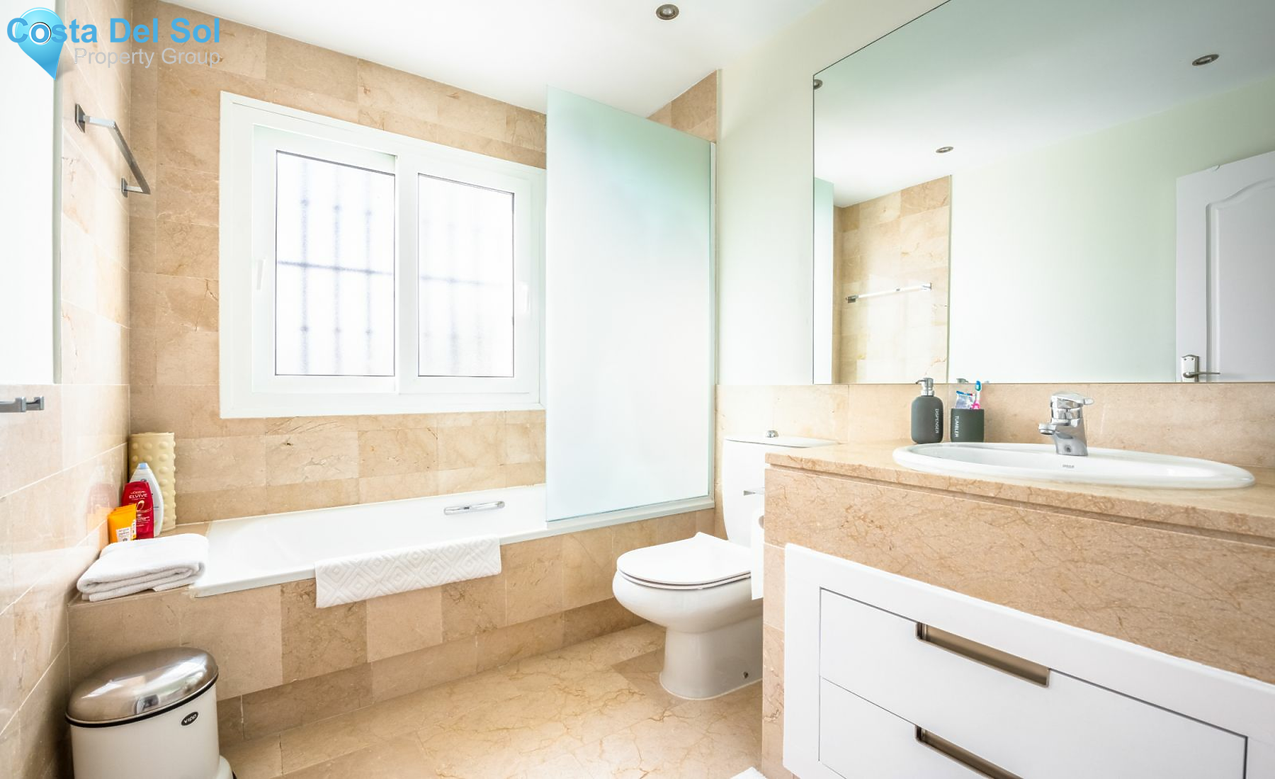 Townhouse in Nueva Andalucía-1481759