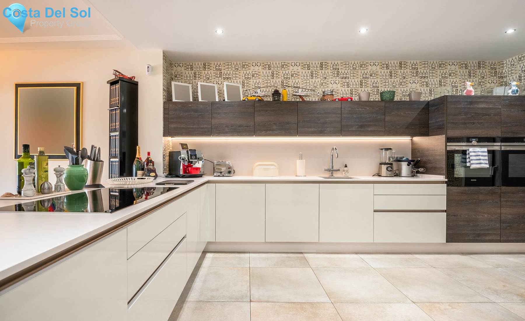 Townhouse in Nueva Andalucía-1481752