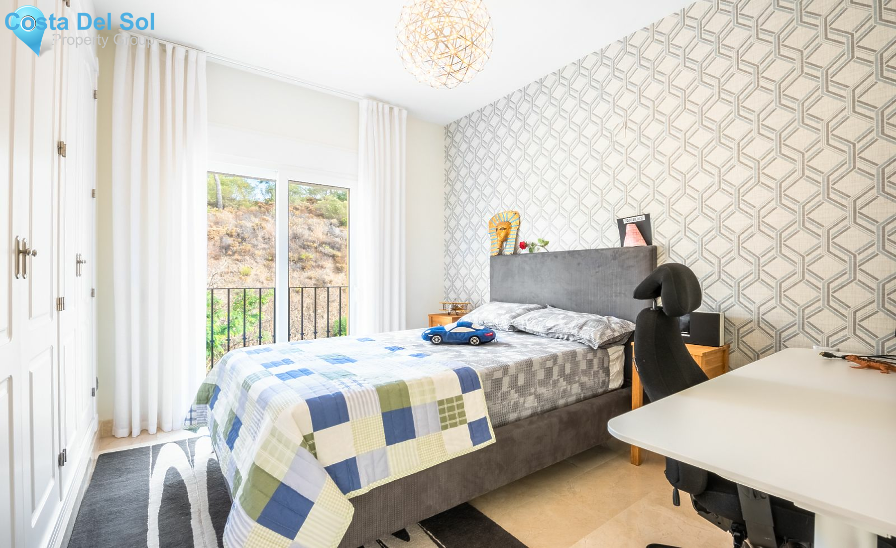 Townhouse in Nueva Andalucía-1481756