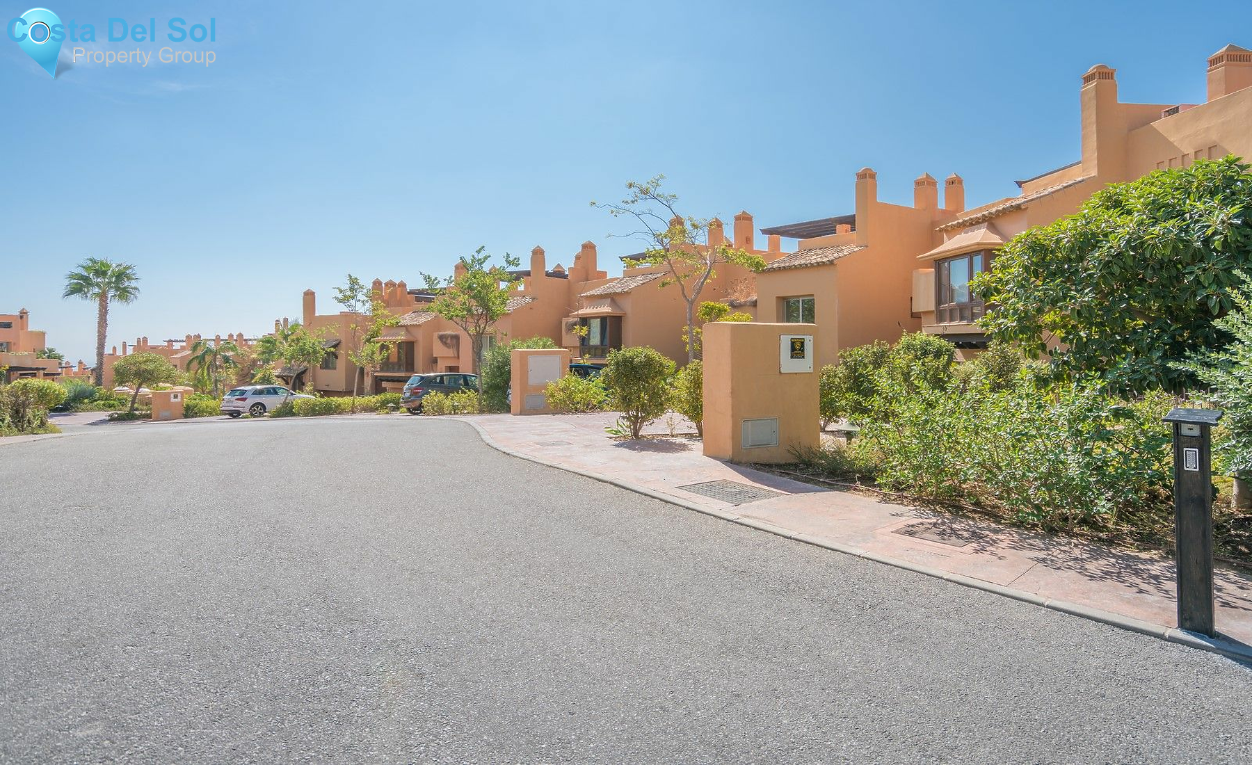 Townhouse in Riviera del Sol-1513659