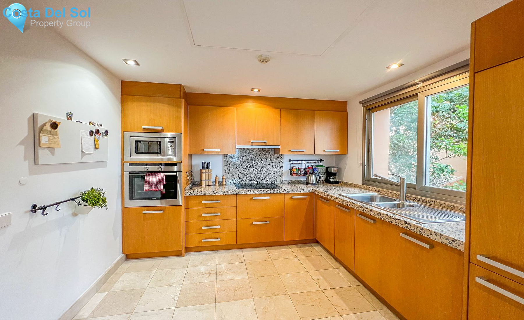 Townhouse in Riviera del Sol-1532311