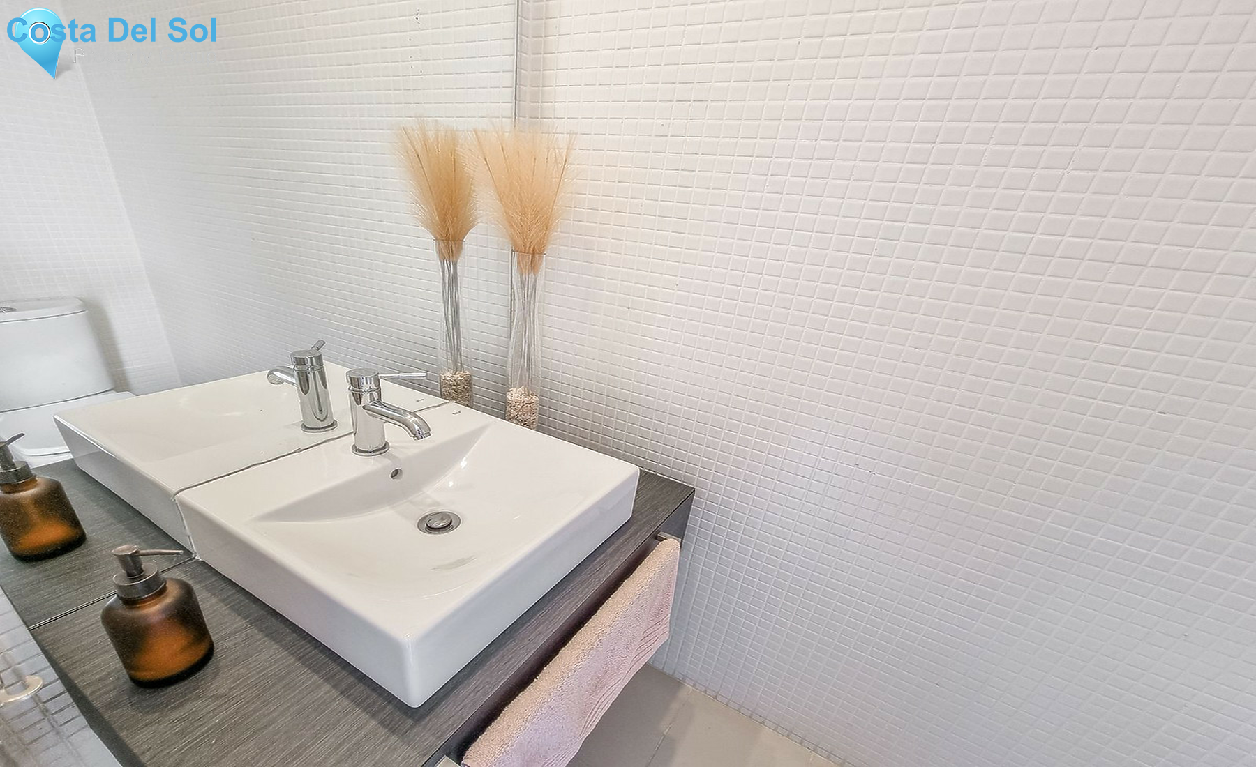 Townhouse in San Enrique-1276412